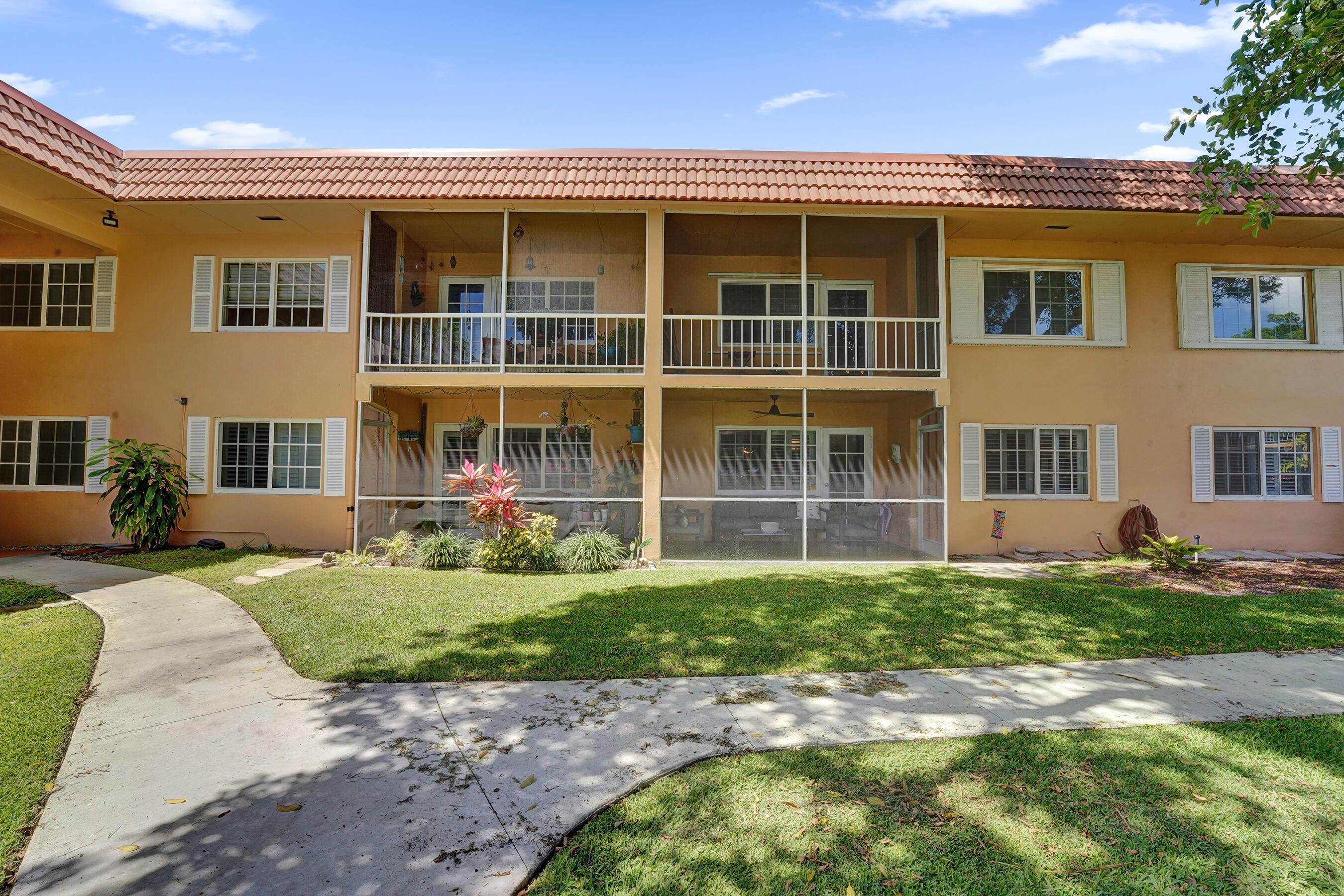 1930 NE 2nd Avenue 117l