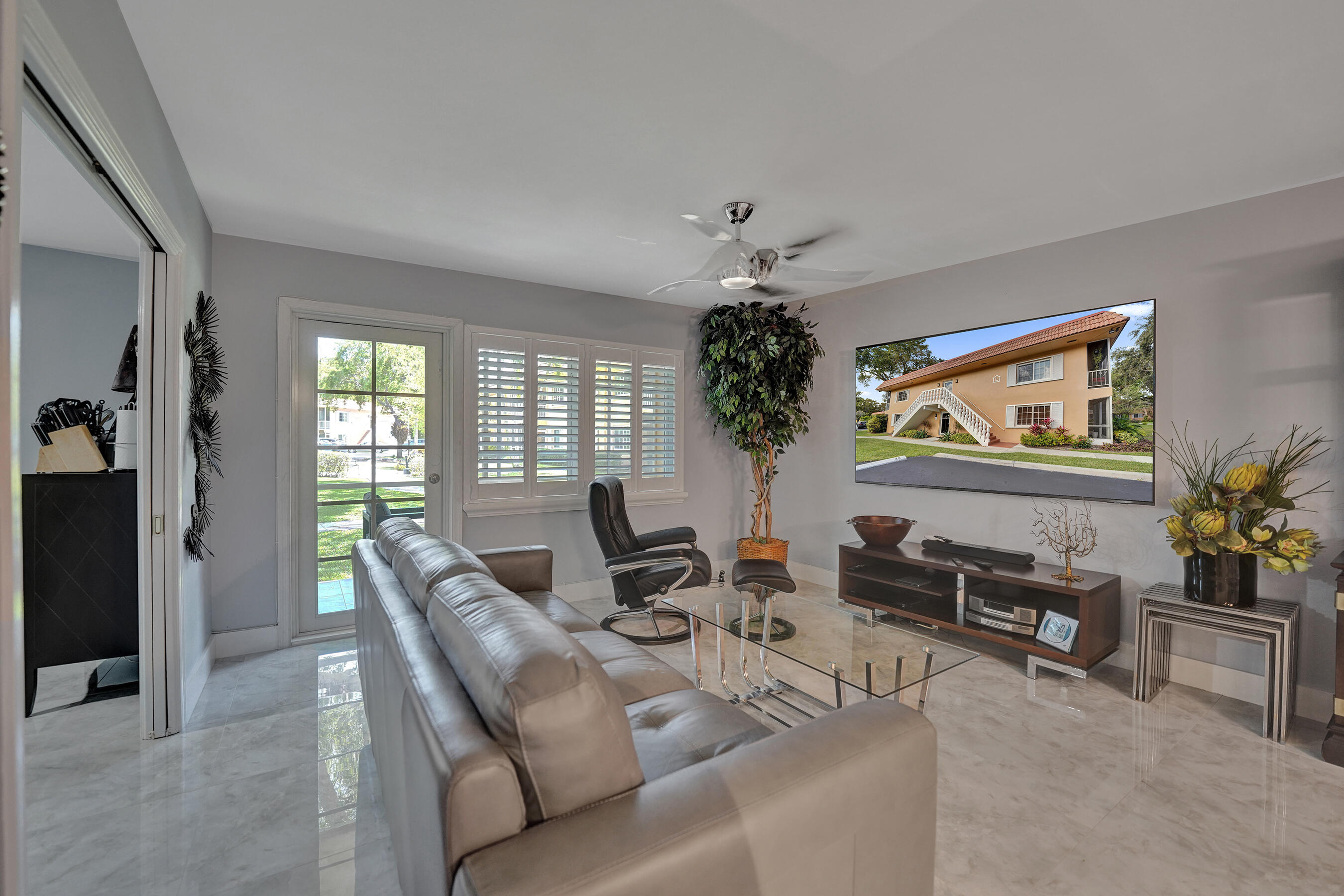 1930 NE 2nd Avenue 117l