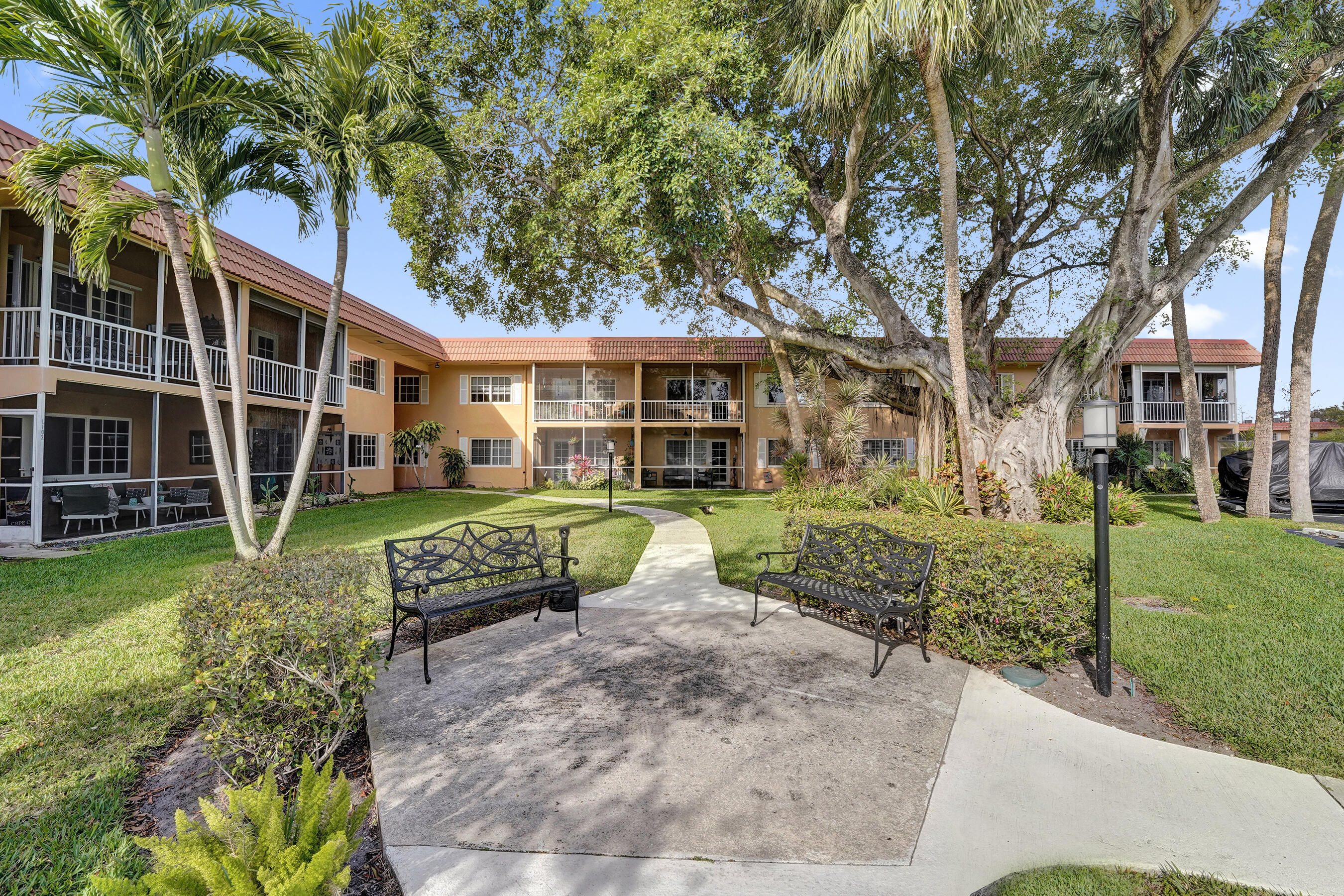 1930 NE 2nd Avenue 117l