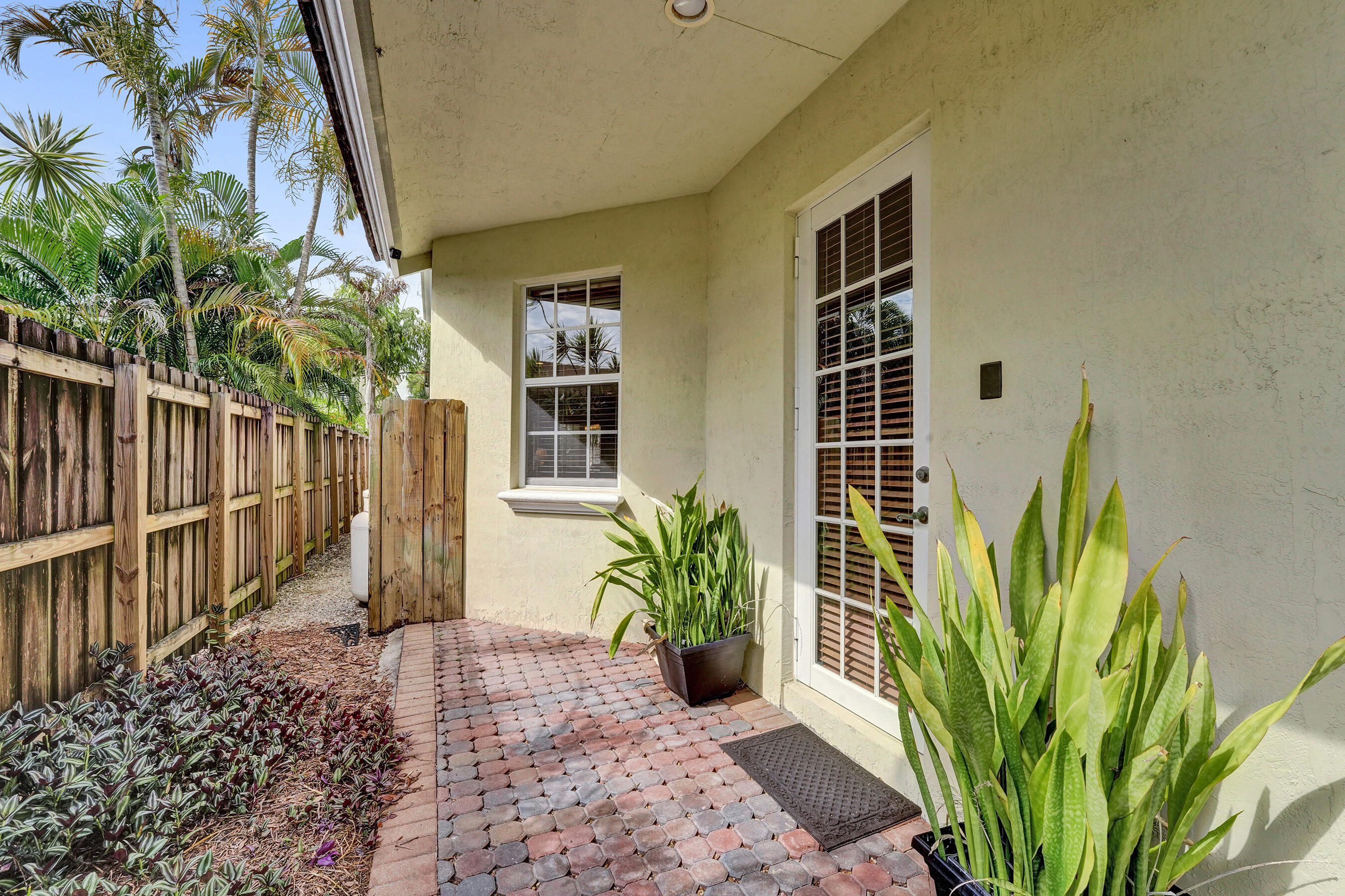 1400 NE 24th Street 1400