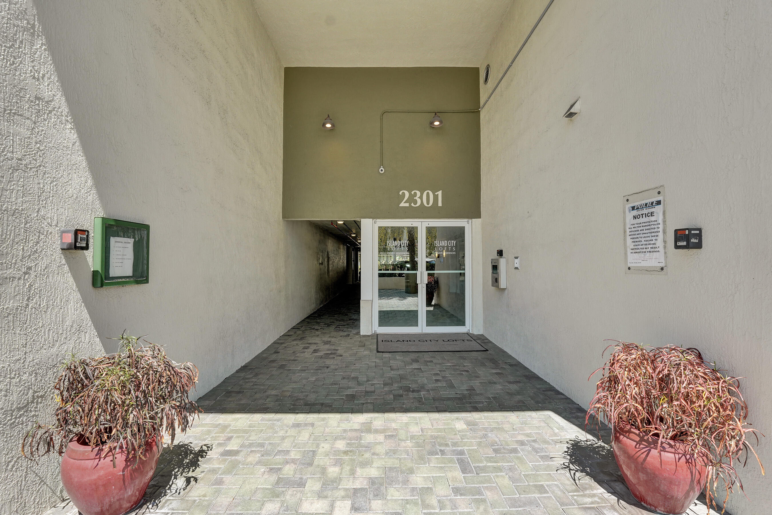 2301 Wilton Drive R309