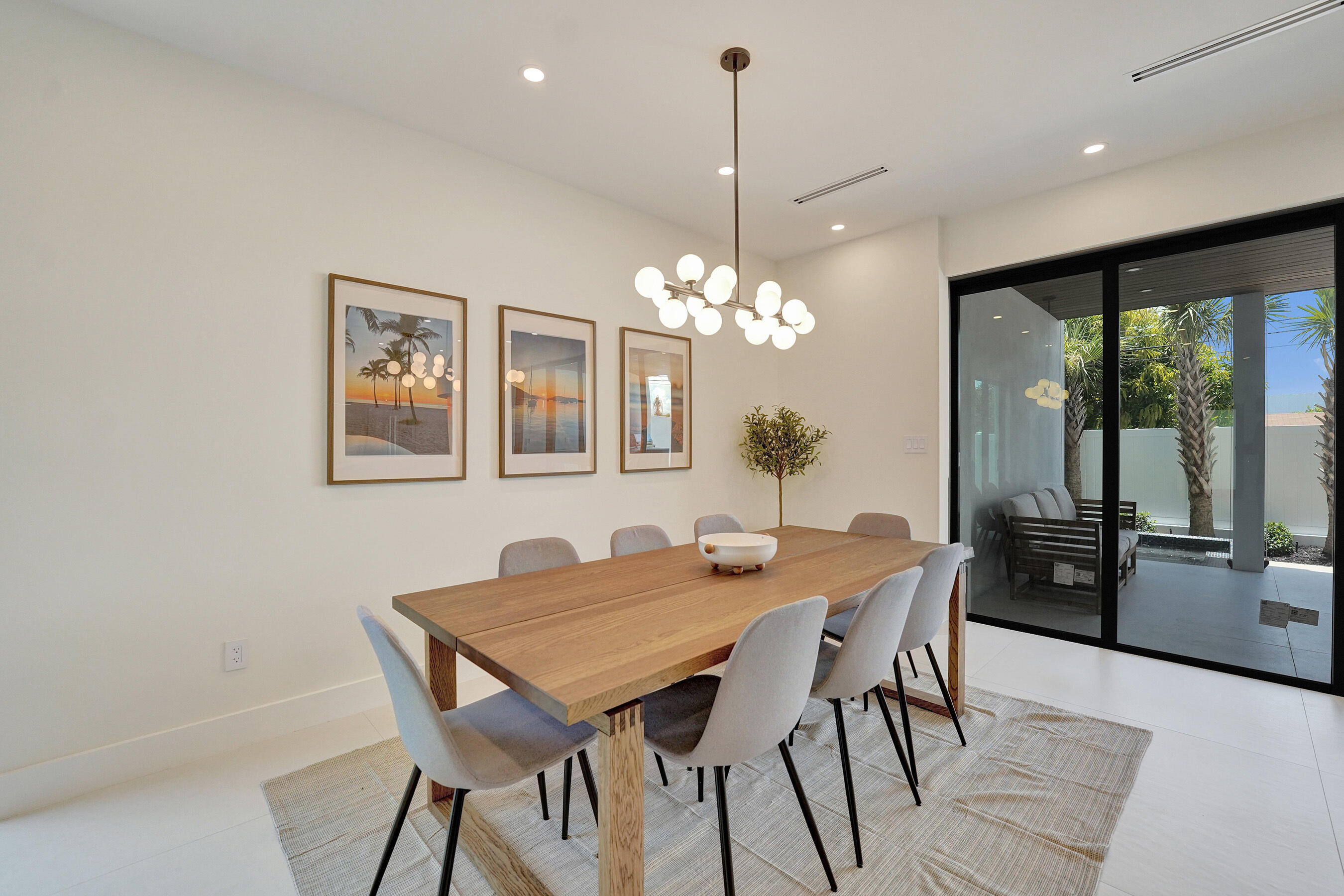 1525 NE 15TH Avenue
