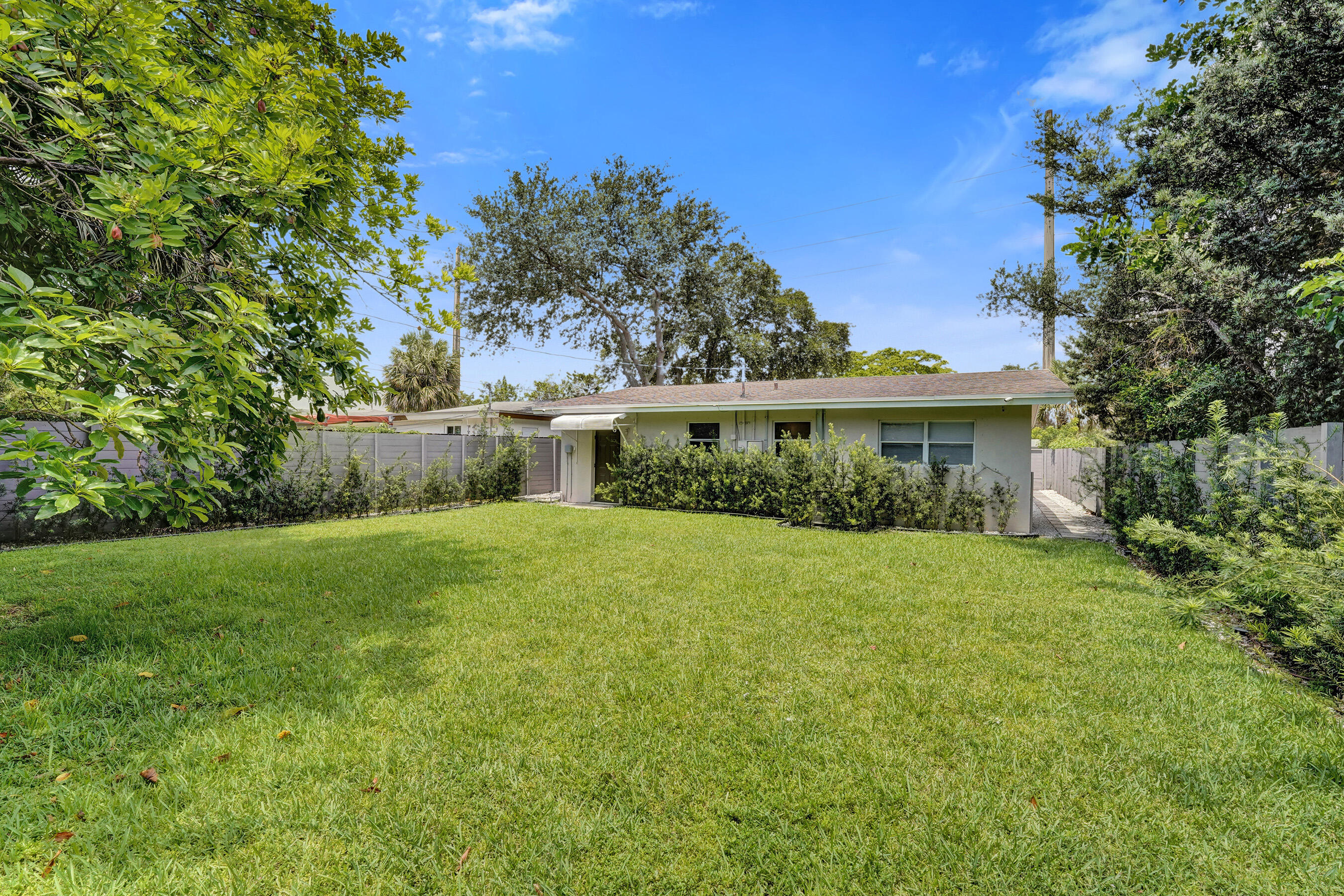1624 NW 9TH Avenue