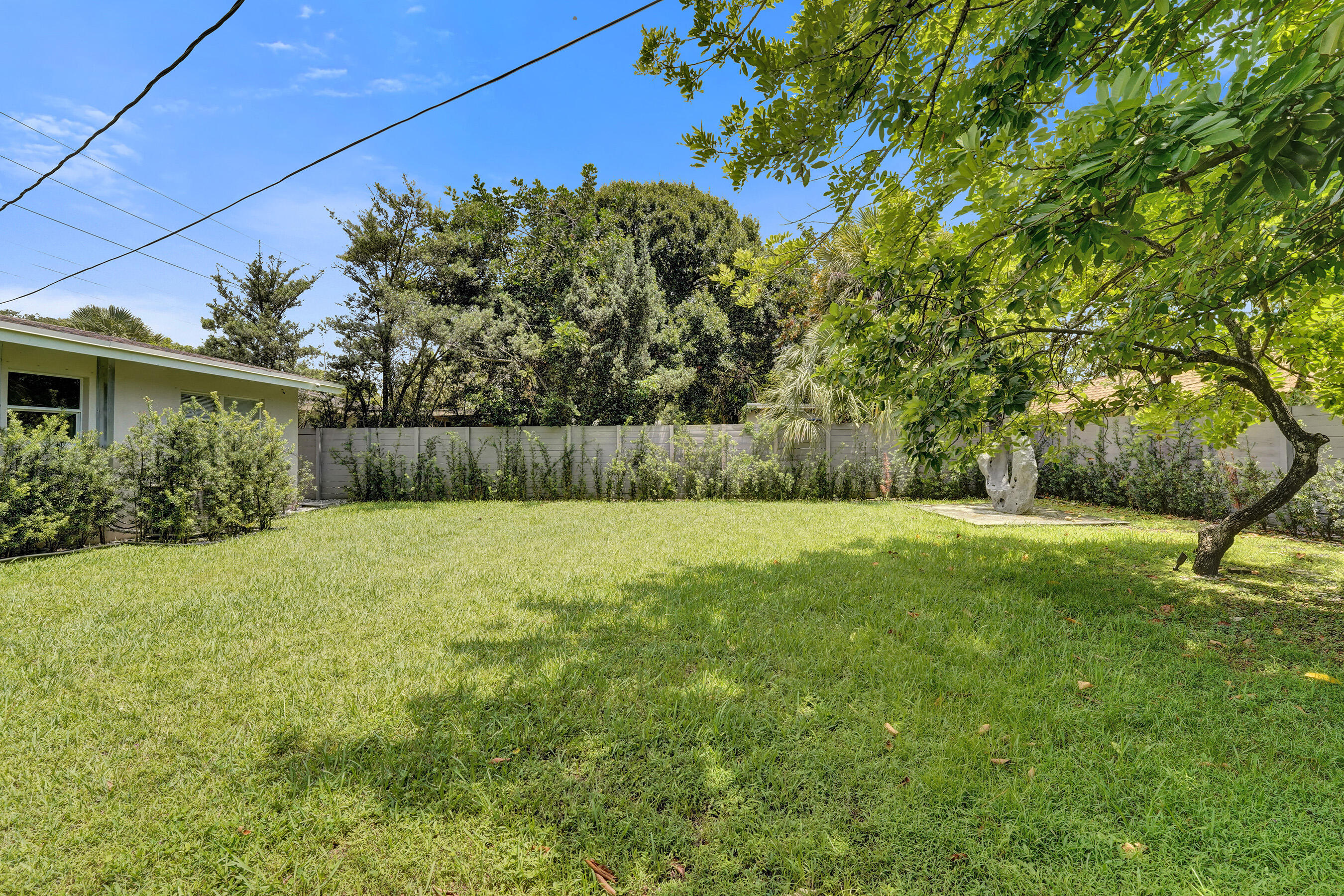 1624 NW 9TH Avenue