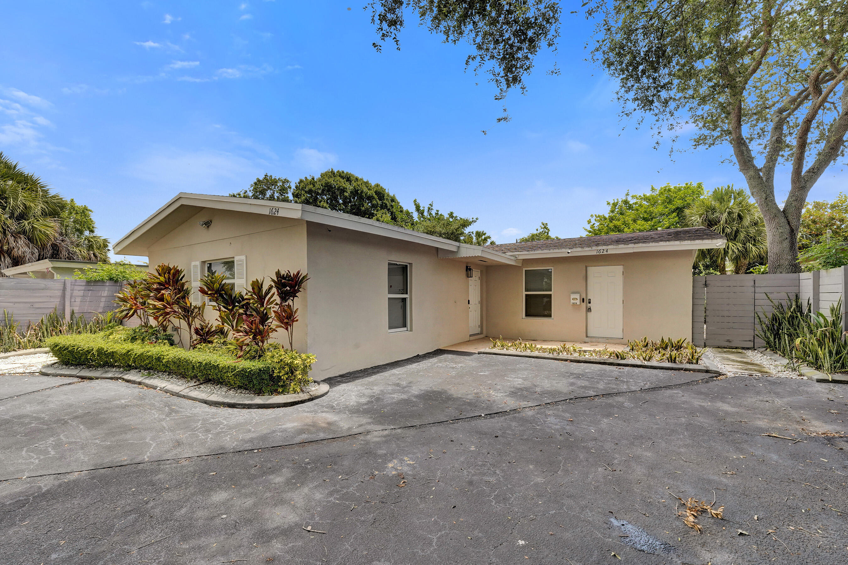 1624 NW 9TH Avenue