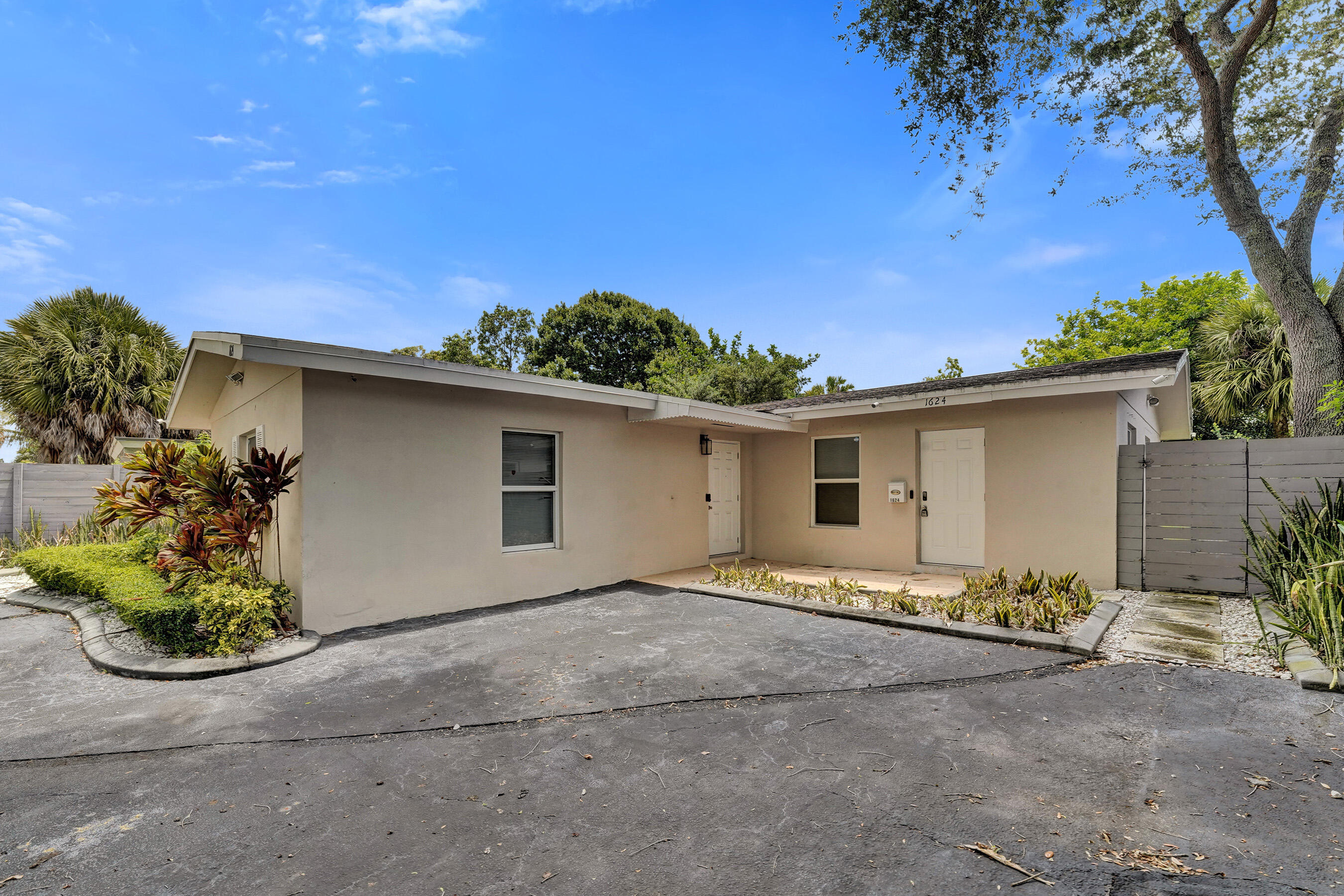1624 NW 9TH Avenue