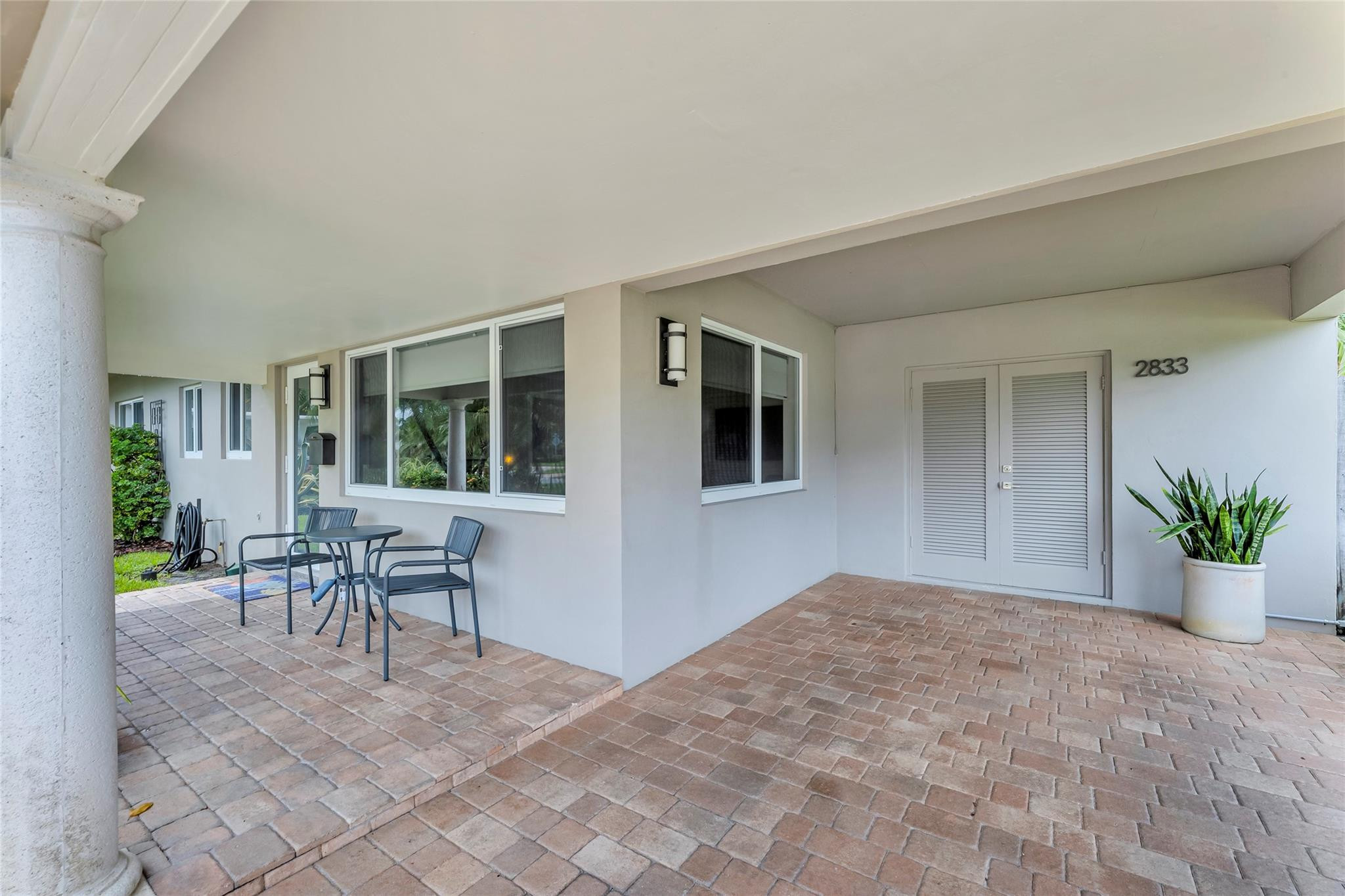 2833 NE 3rd Ter