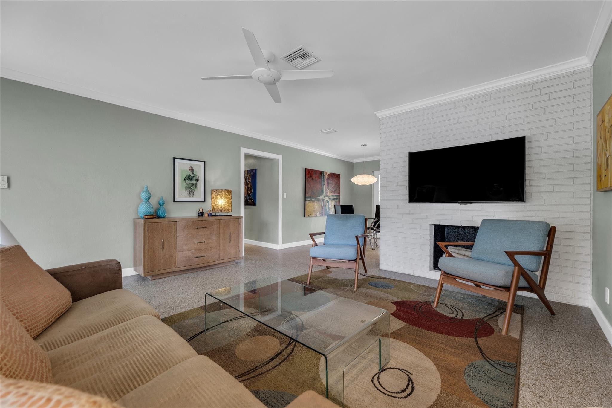 2833 NE 3rd Ter