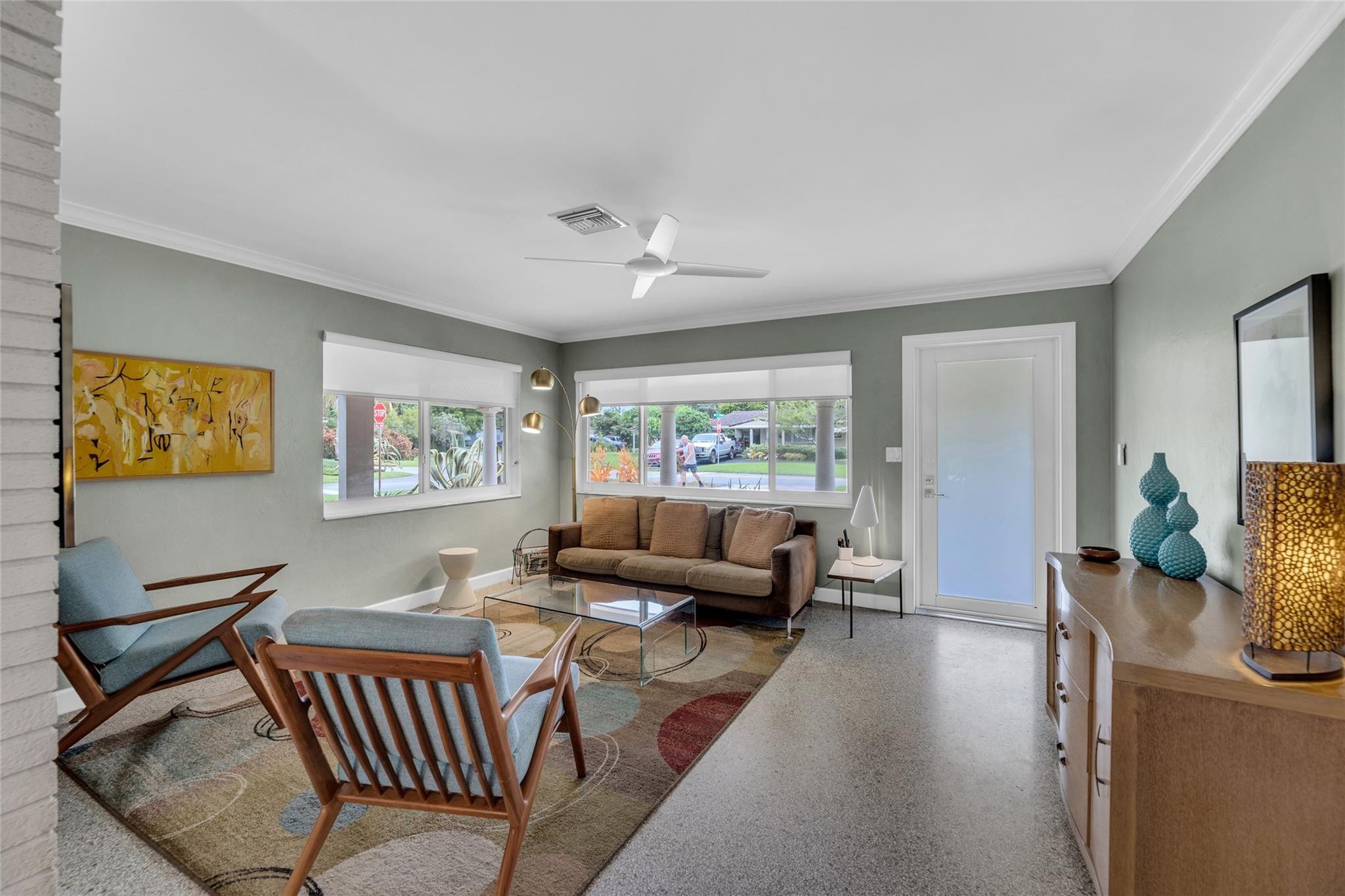 2833 NE 3rd Ter