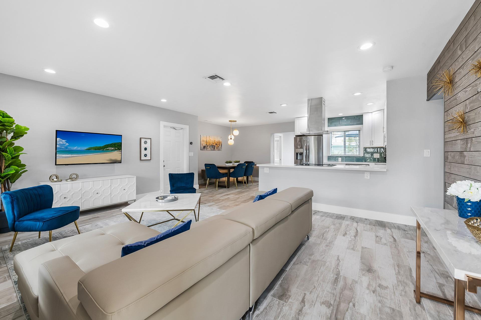 809 NW 28th St