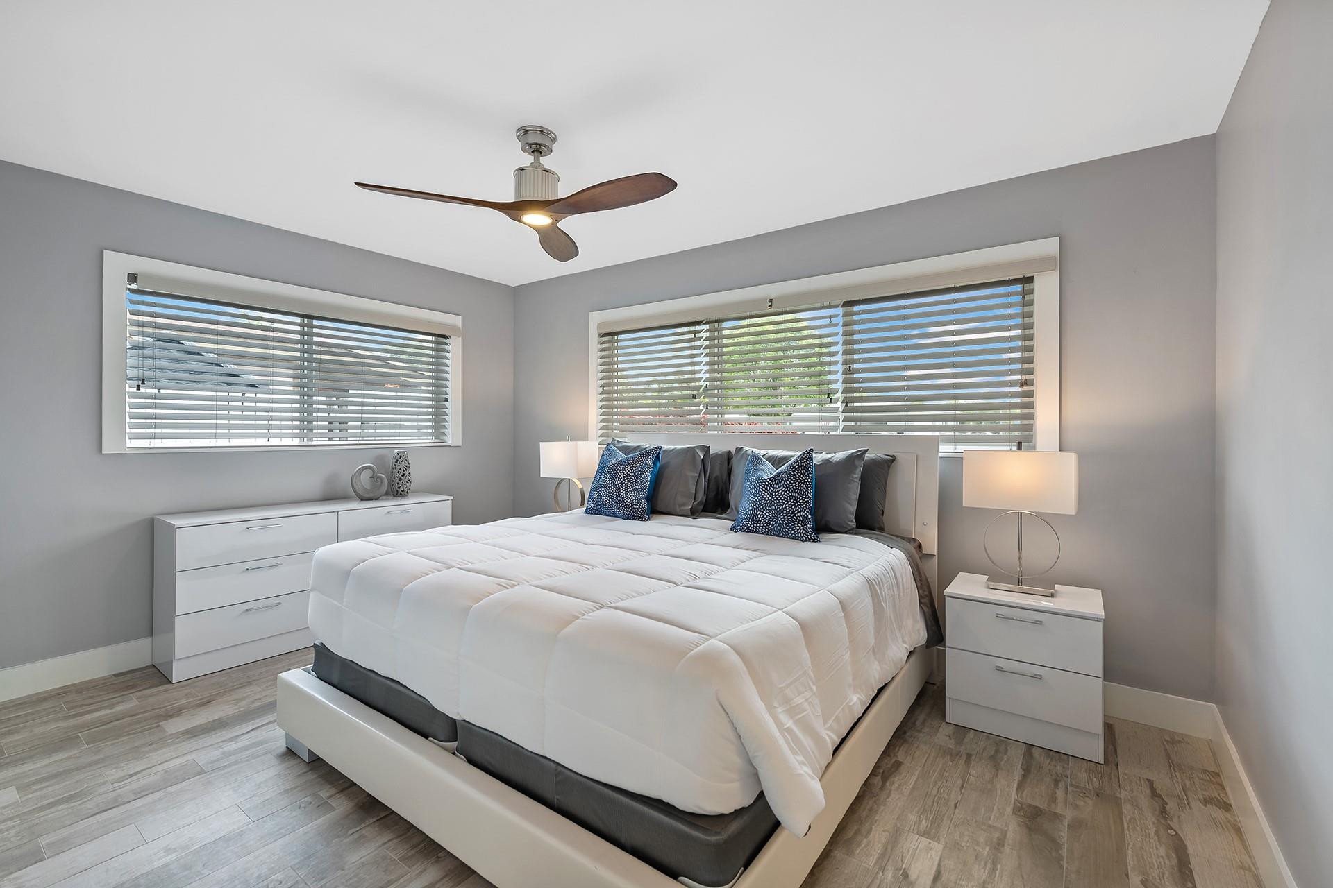809 NW 28th St