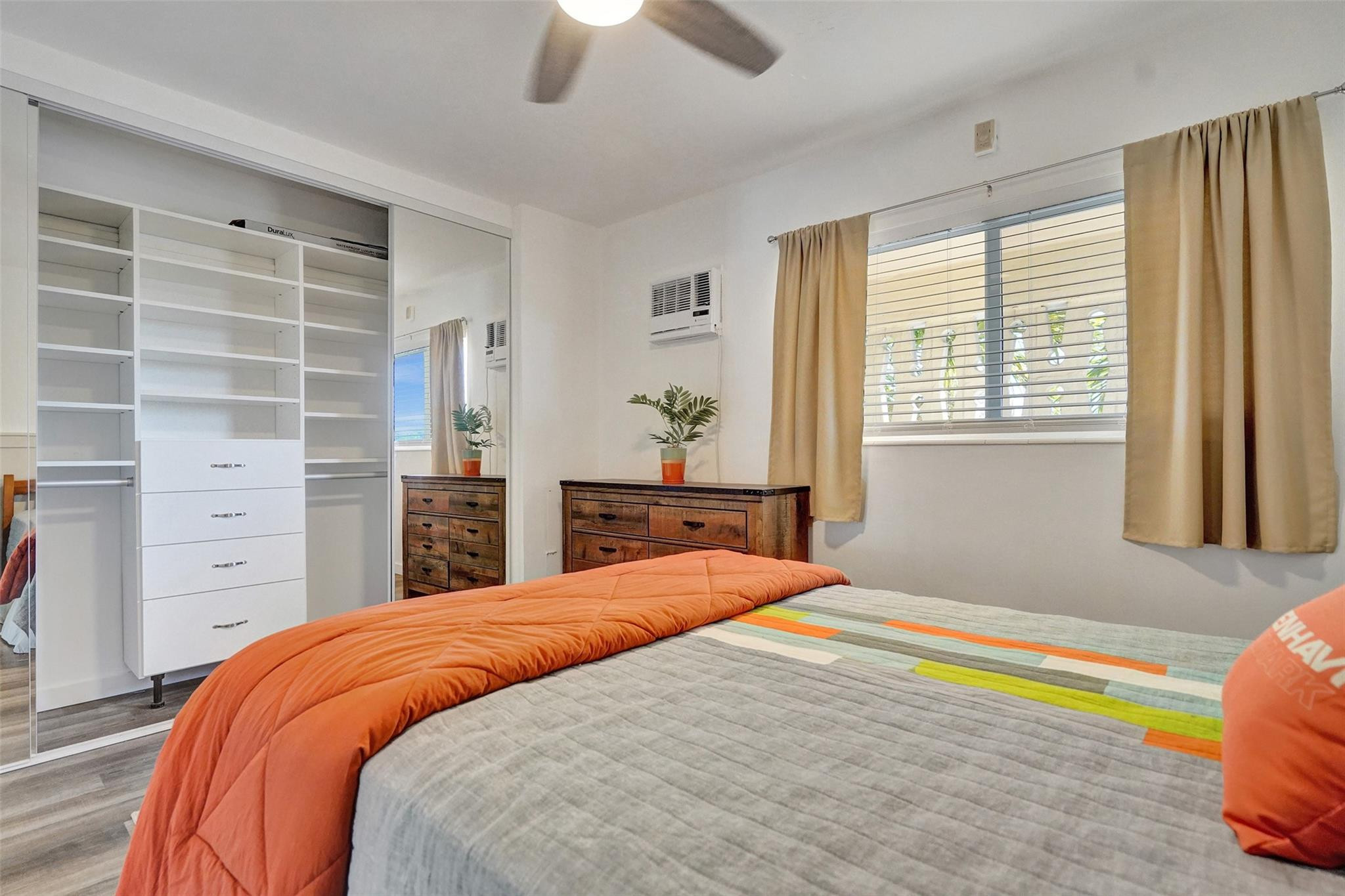301 E Mcnab Rd 215