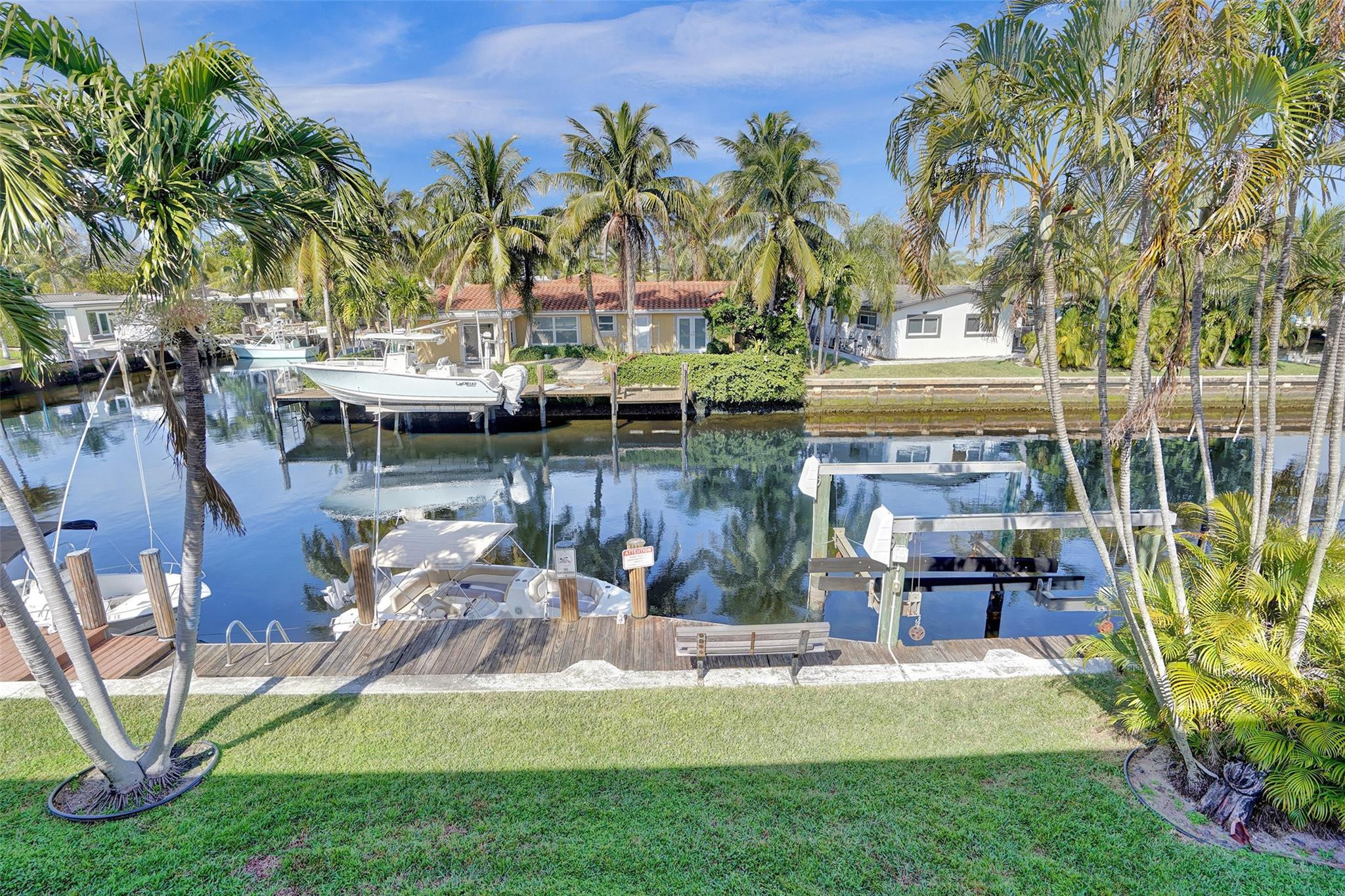 301 E Mcnab Rd 215