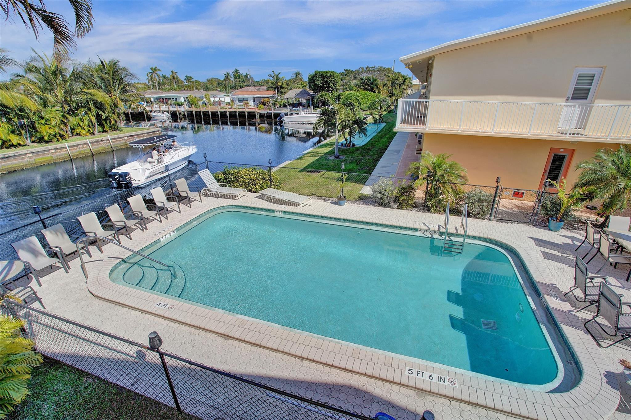 301 E Mcnab Rd 215