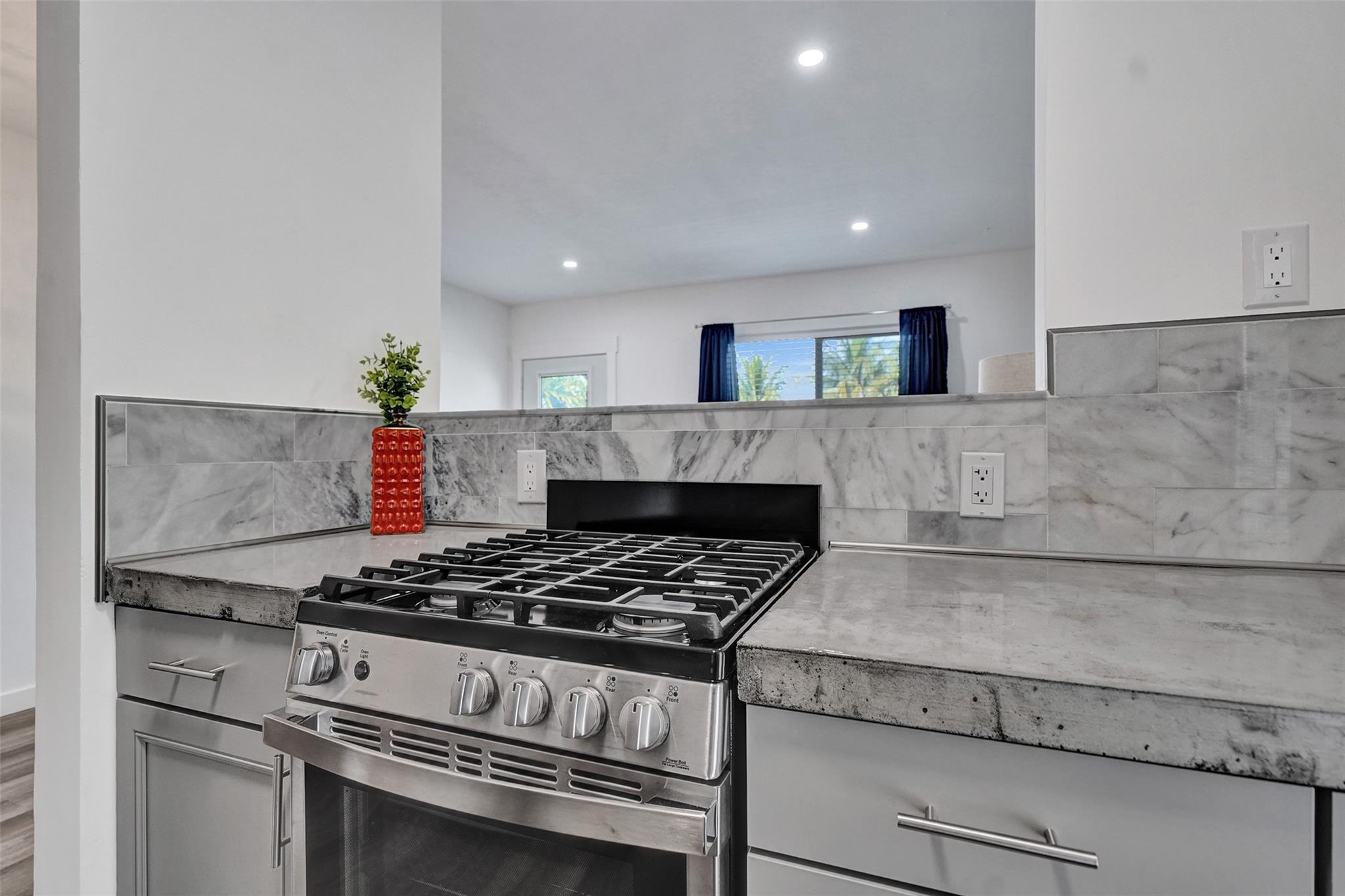 301 E Mcnab Rd 215