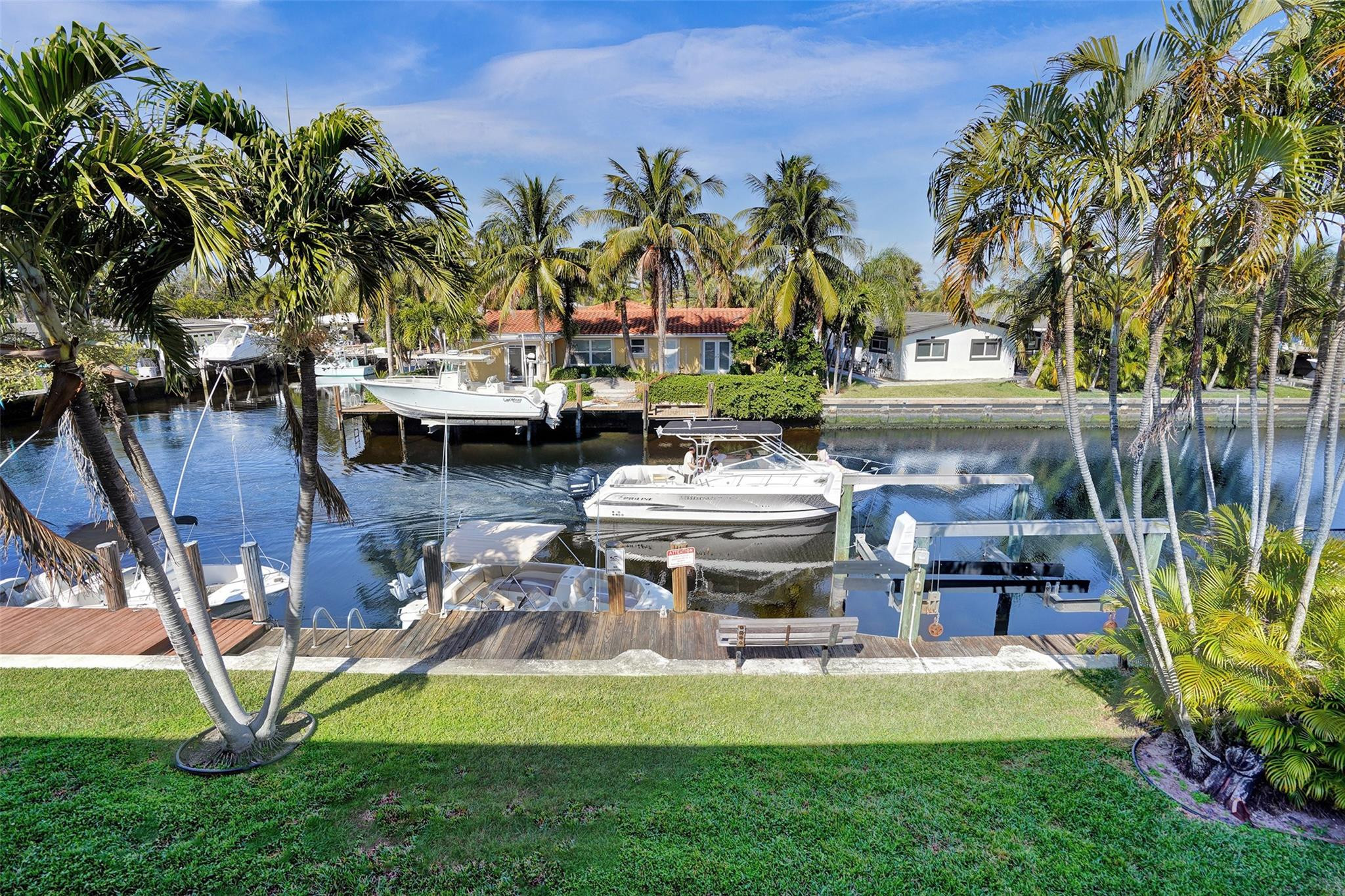301 E Mcnab Rd 215