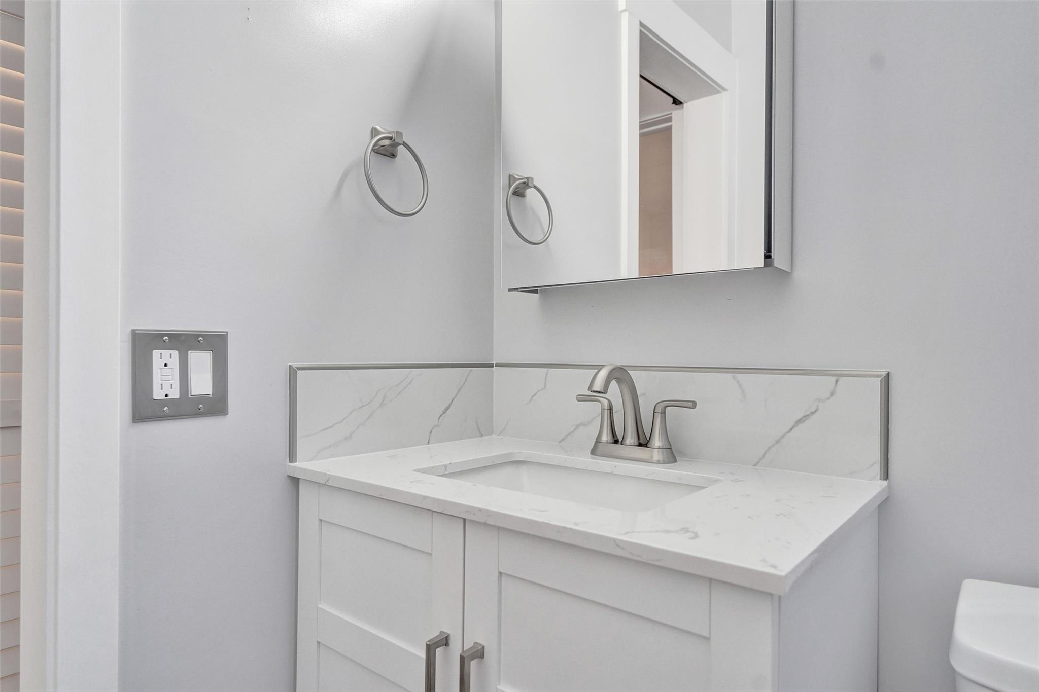 301 E Mcnab Rd 215