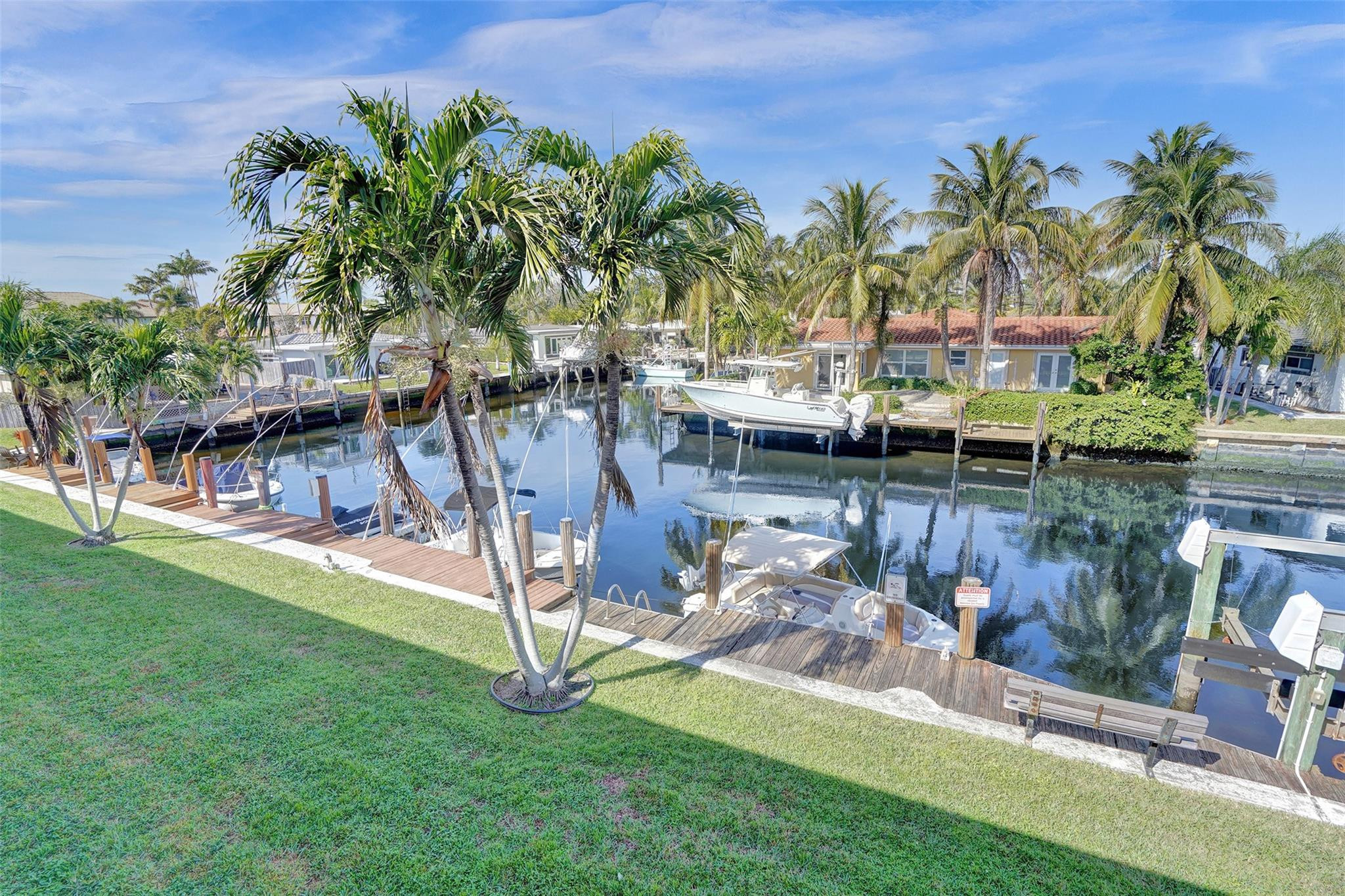 301 E Mcnab Rd 215