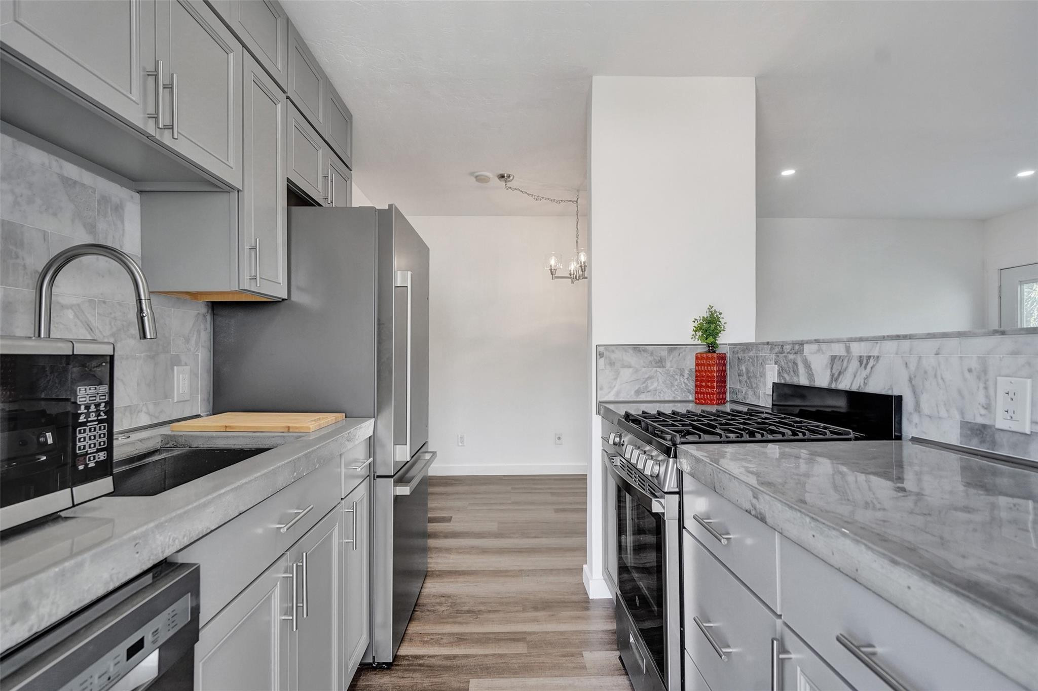 301 E Mcnab Rd 215