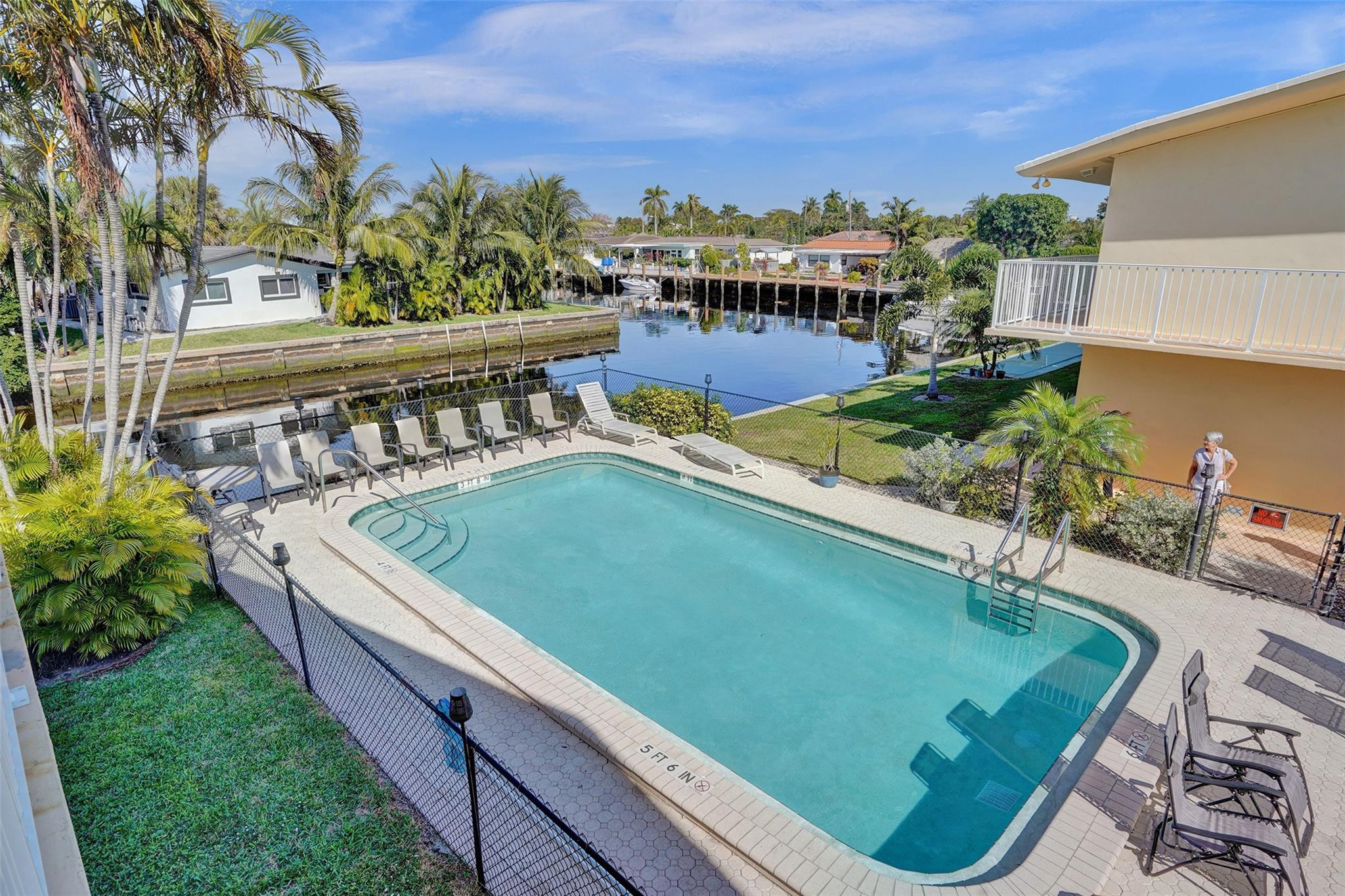 301 E Mcnab Rd 215