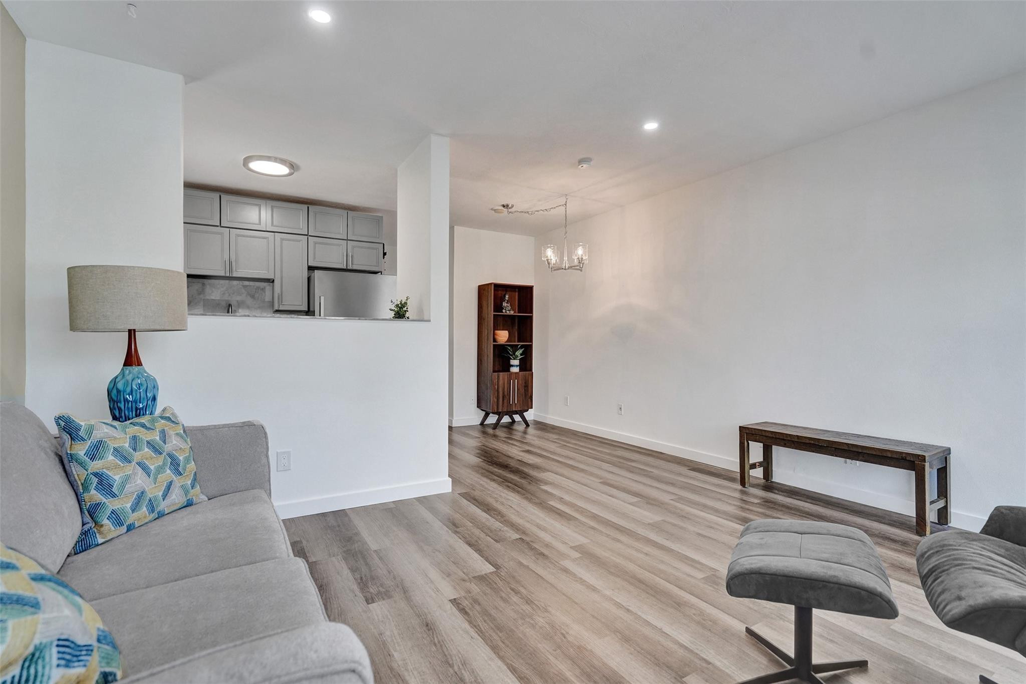 301 E Mcnab Rd 215