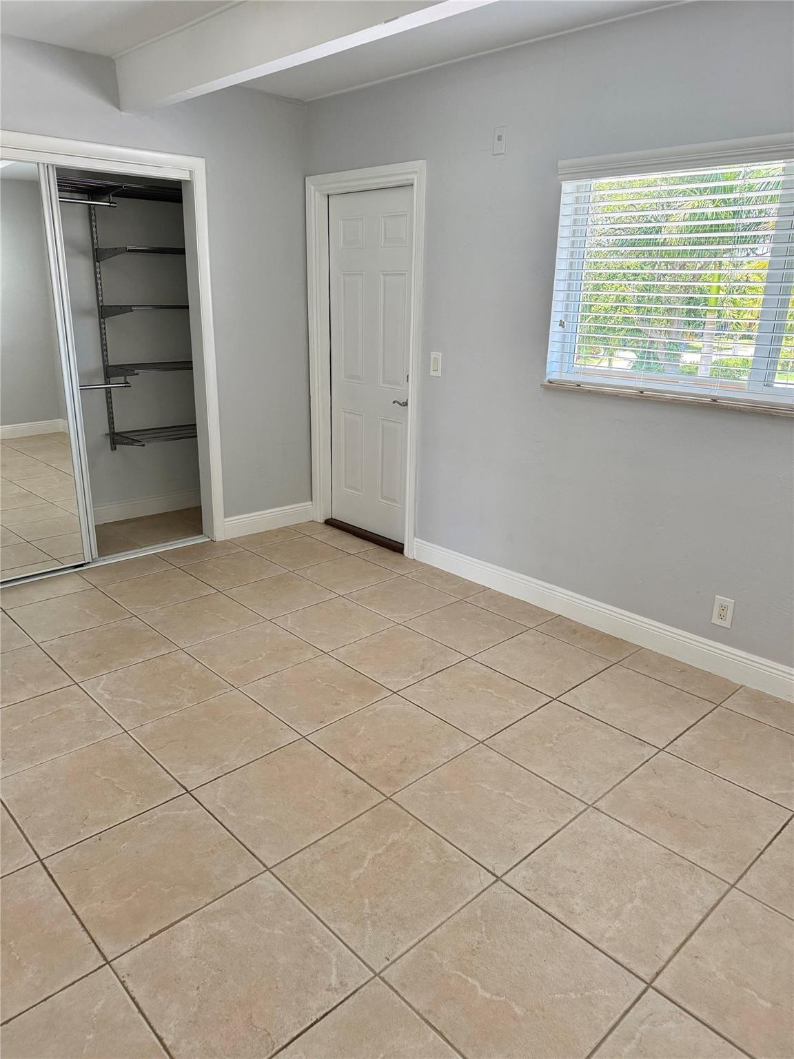 2124 NE 5th Ave 202