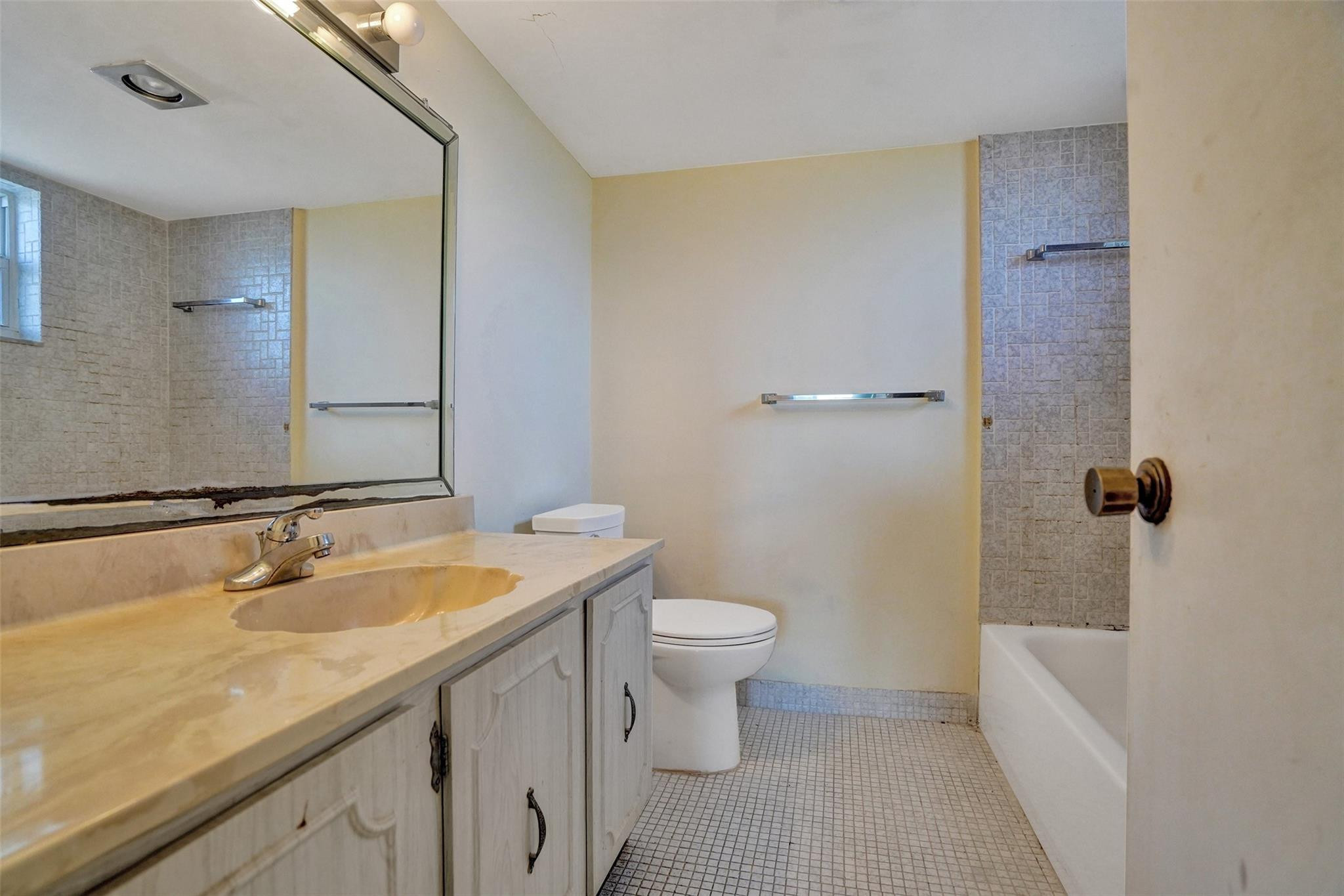 3000 NE 5th Ter 309A