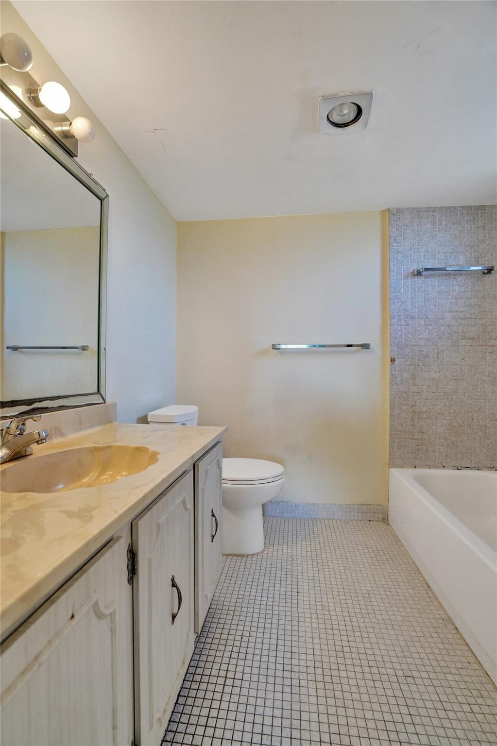 3000 NE 5th Ter 309A