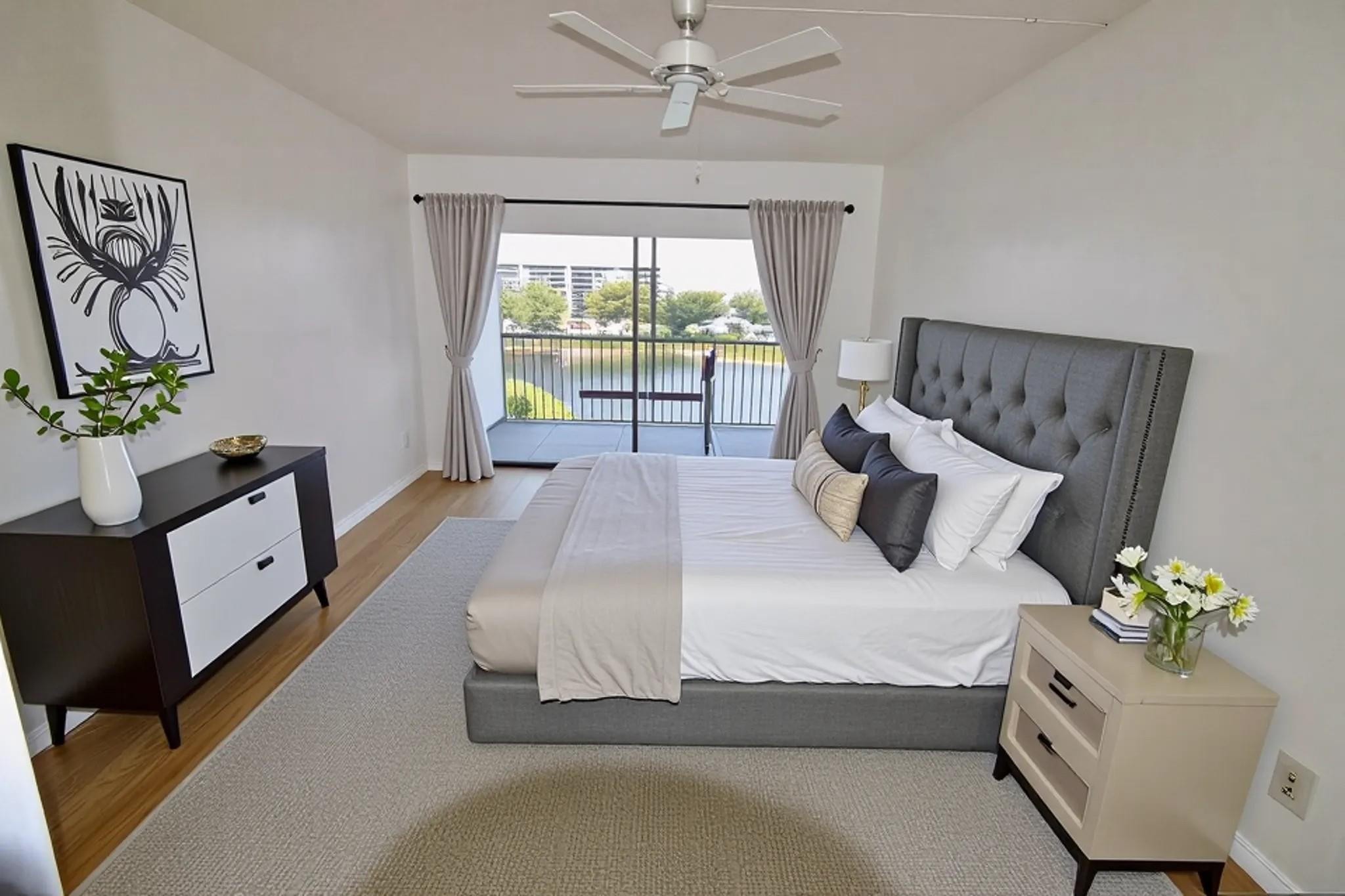 2801 N Palm Aire Dr 505