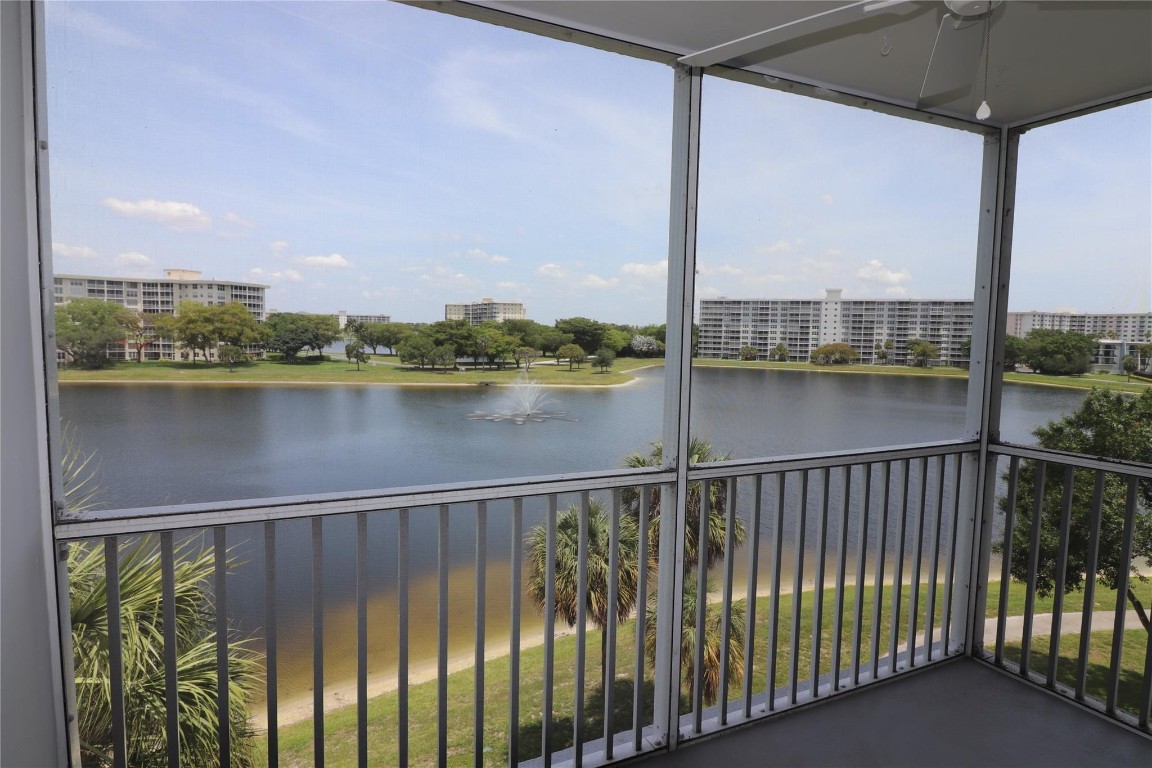 2801 N Palm Aire Dr 505