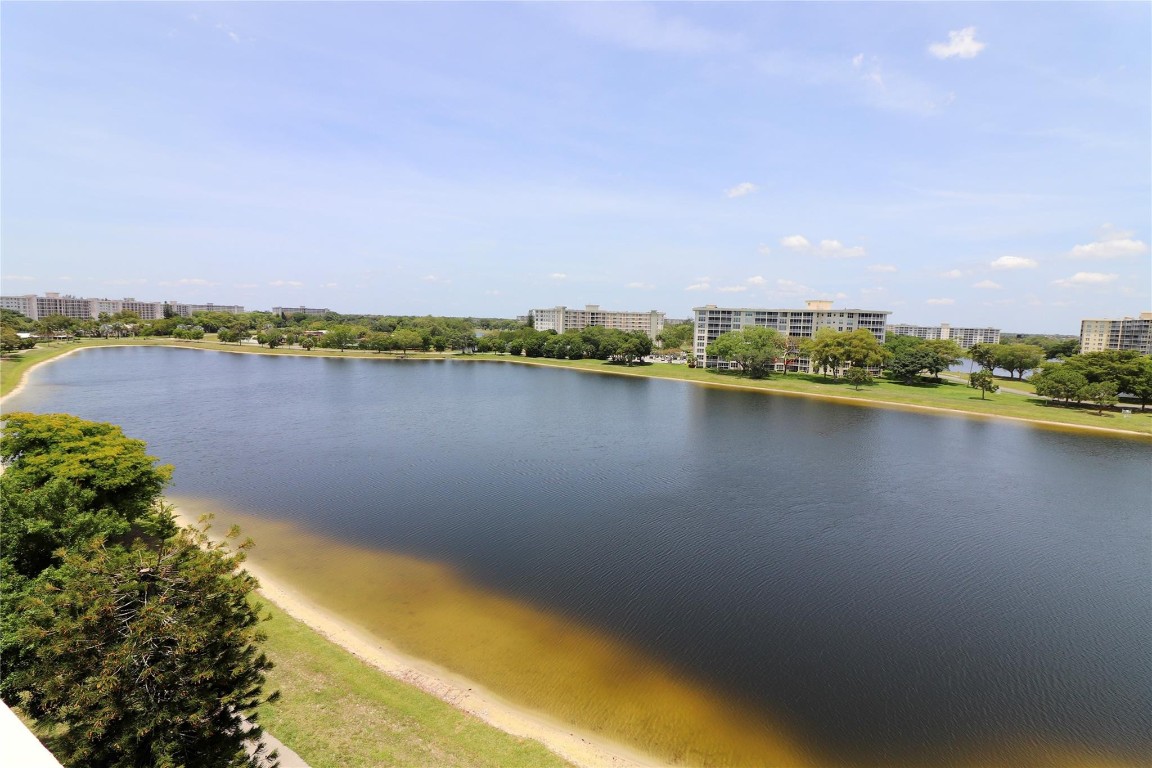 2801 N Palm Aire Dr 505