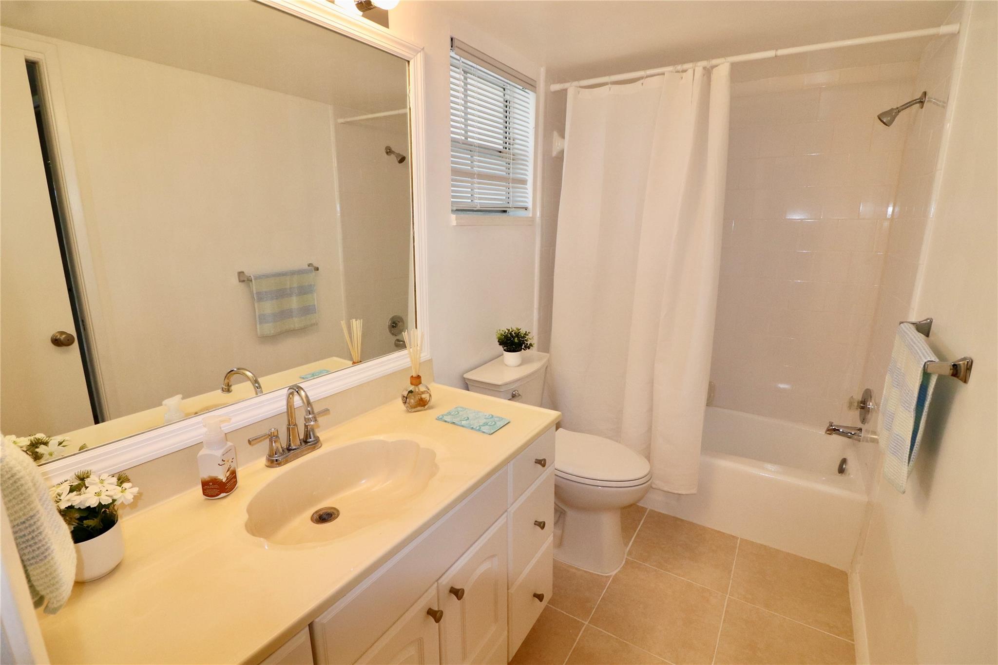 2801 N Palm Aire Dr 505