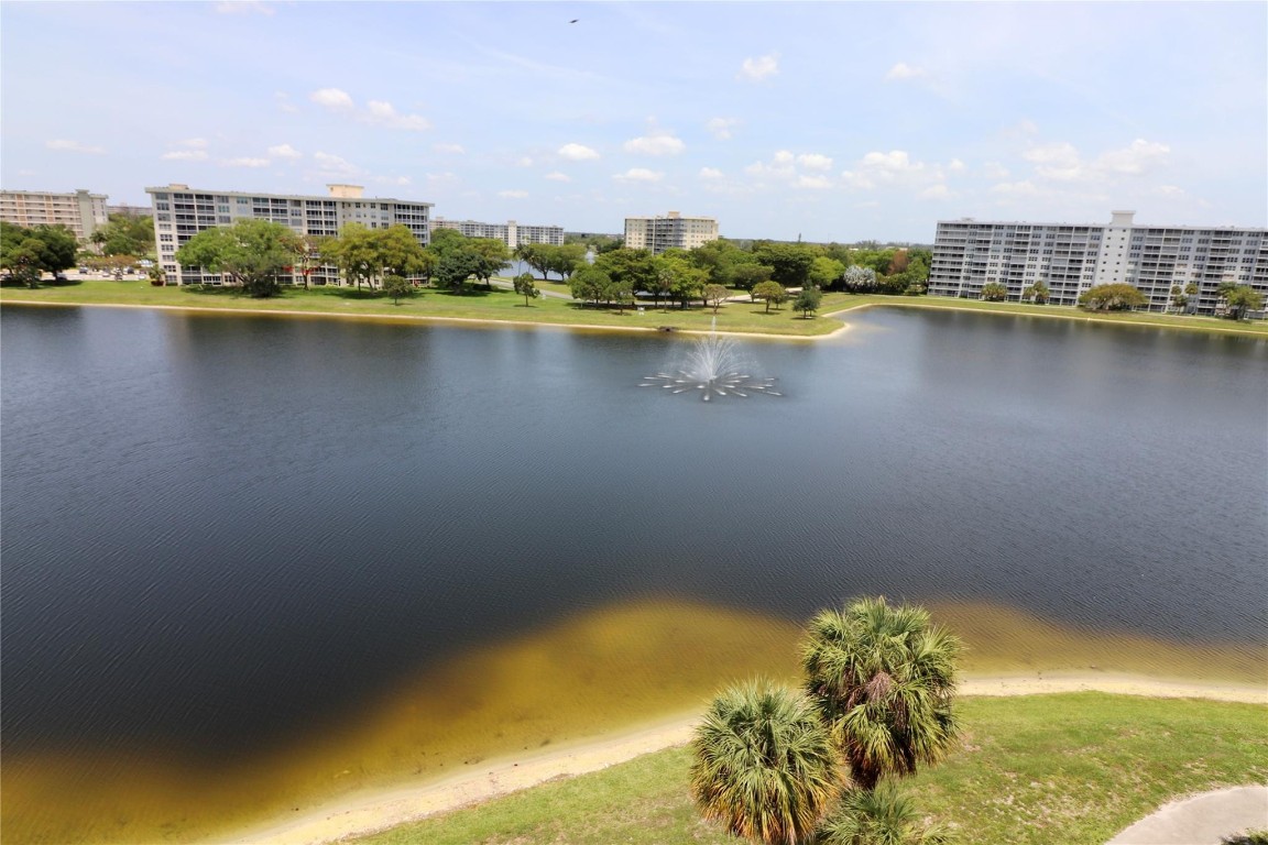 2801 N Palm Aire Dr 505