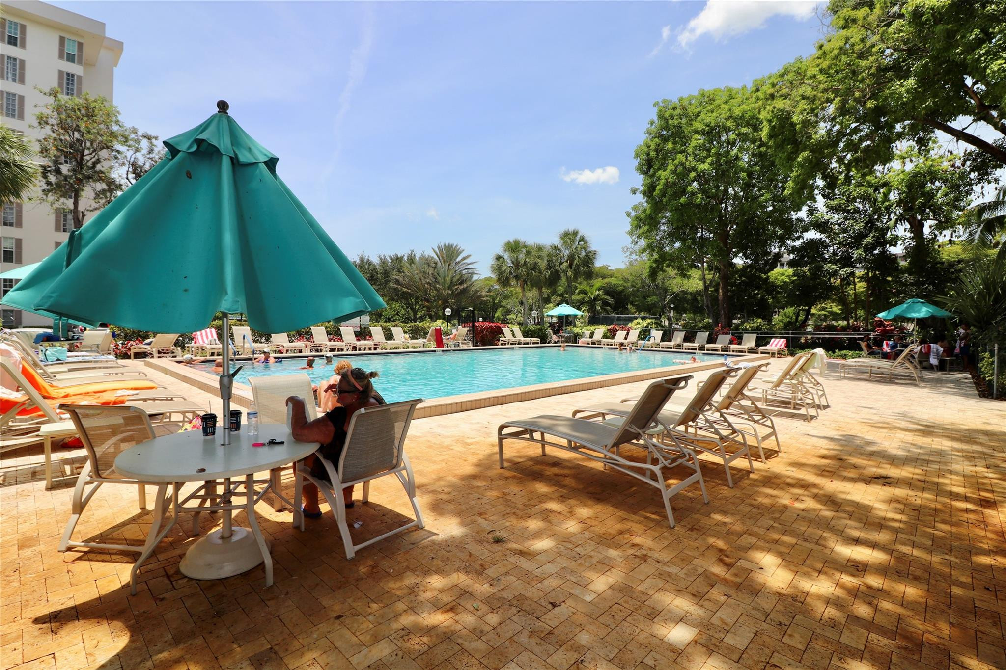 2801 N Palm Aire Dr 505