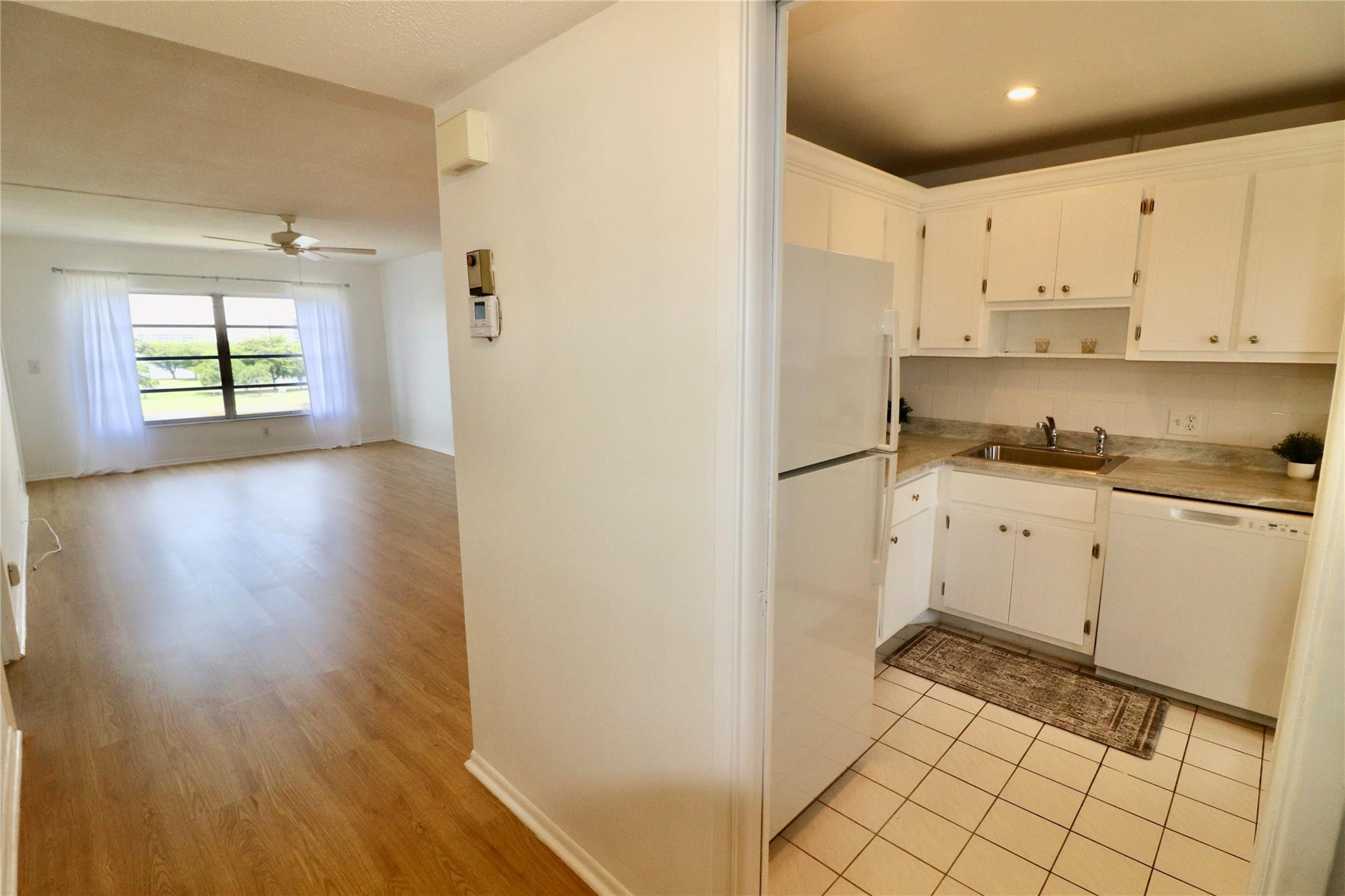 2801 N Palm Aire Dr 505