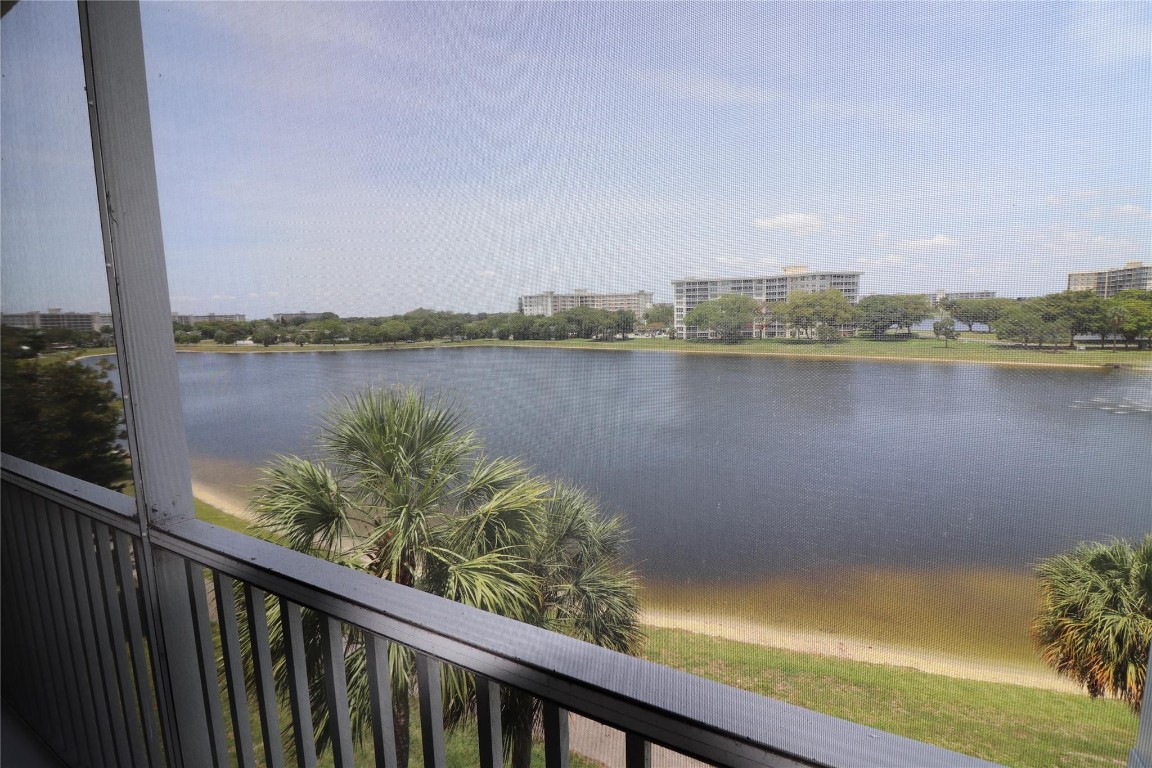 2801 N Palm Aire Dr 505