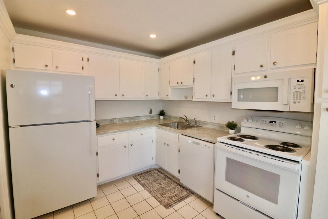 2801 N Palm Aire Dr 505