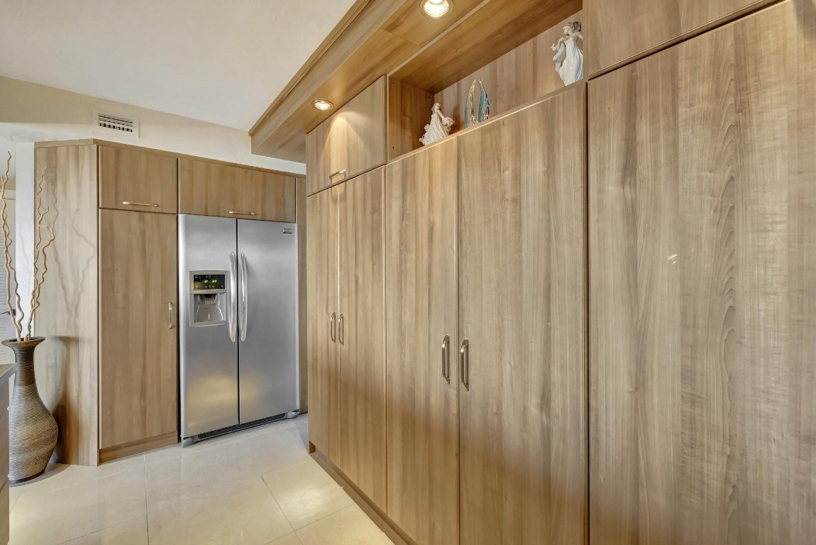 3300 NE 36th St 1204