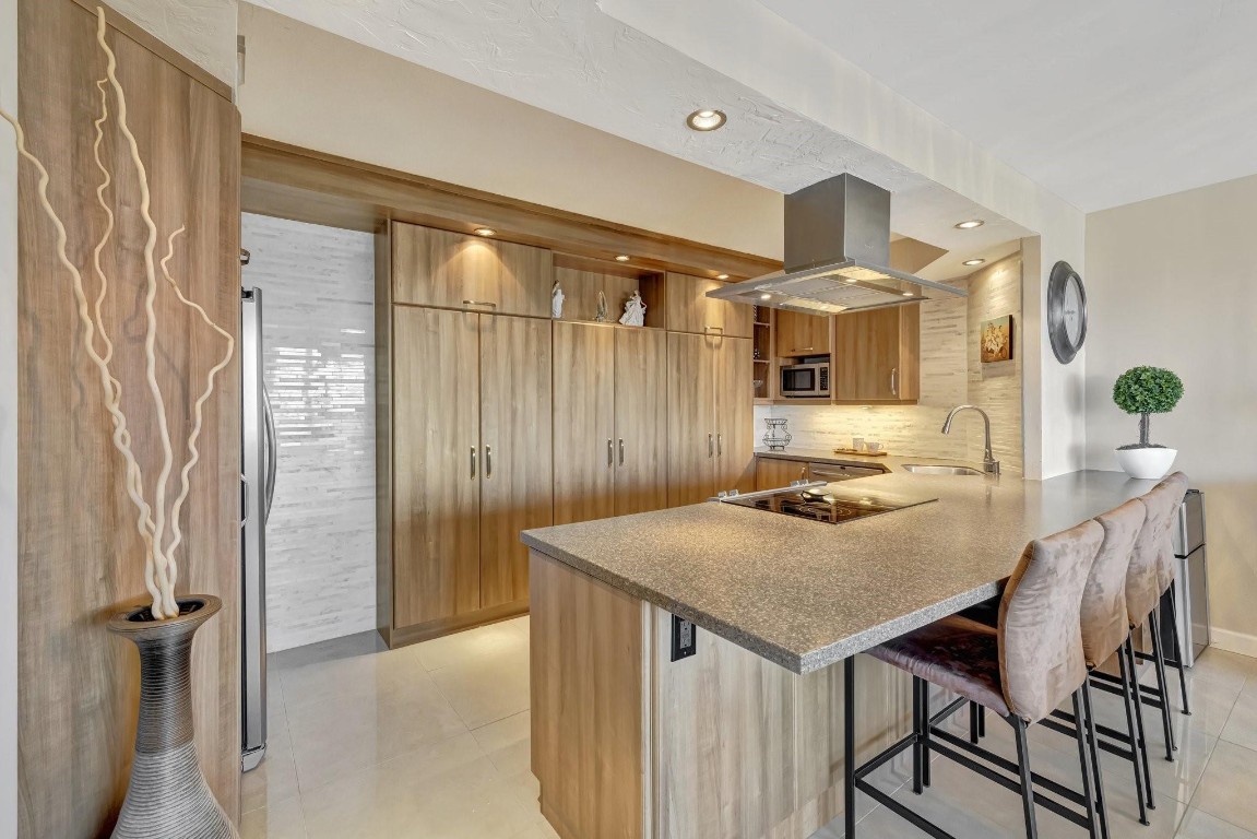 3300 NE 36th St 1204