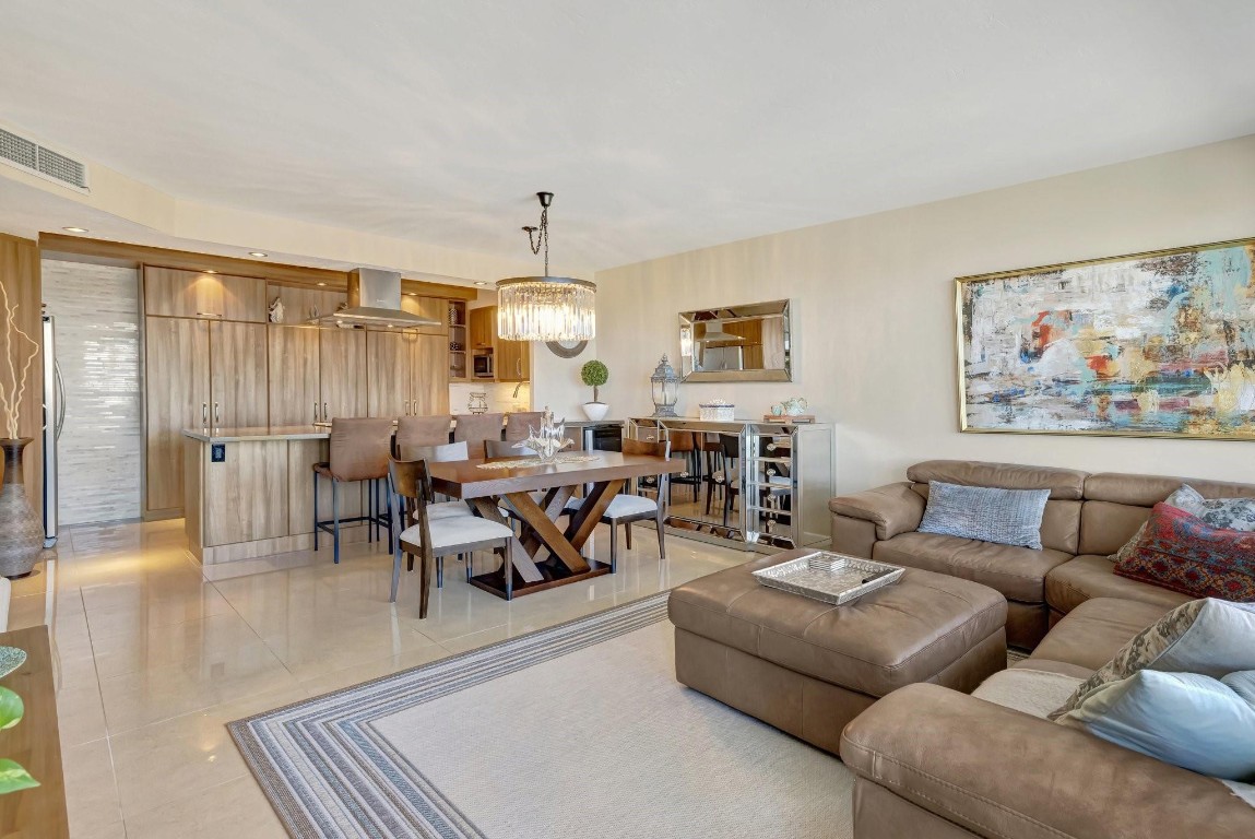 3300 NE 36th St 1204