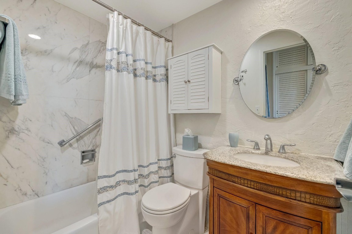 3300 NE 36th St 1204