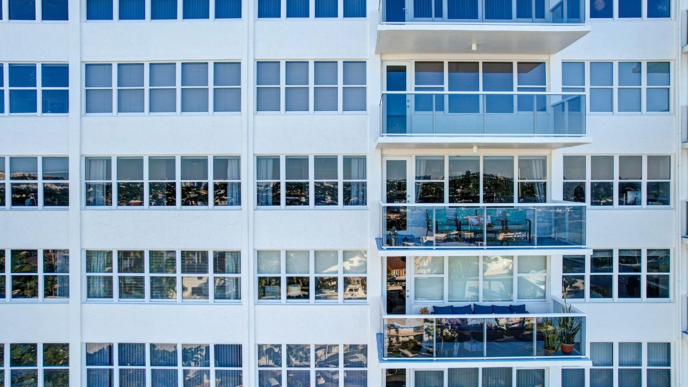 3300 NE 36th St 1204