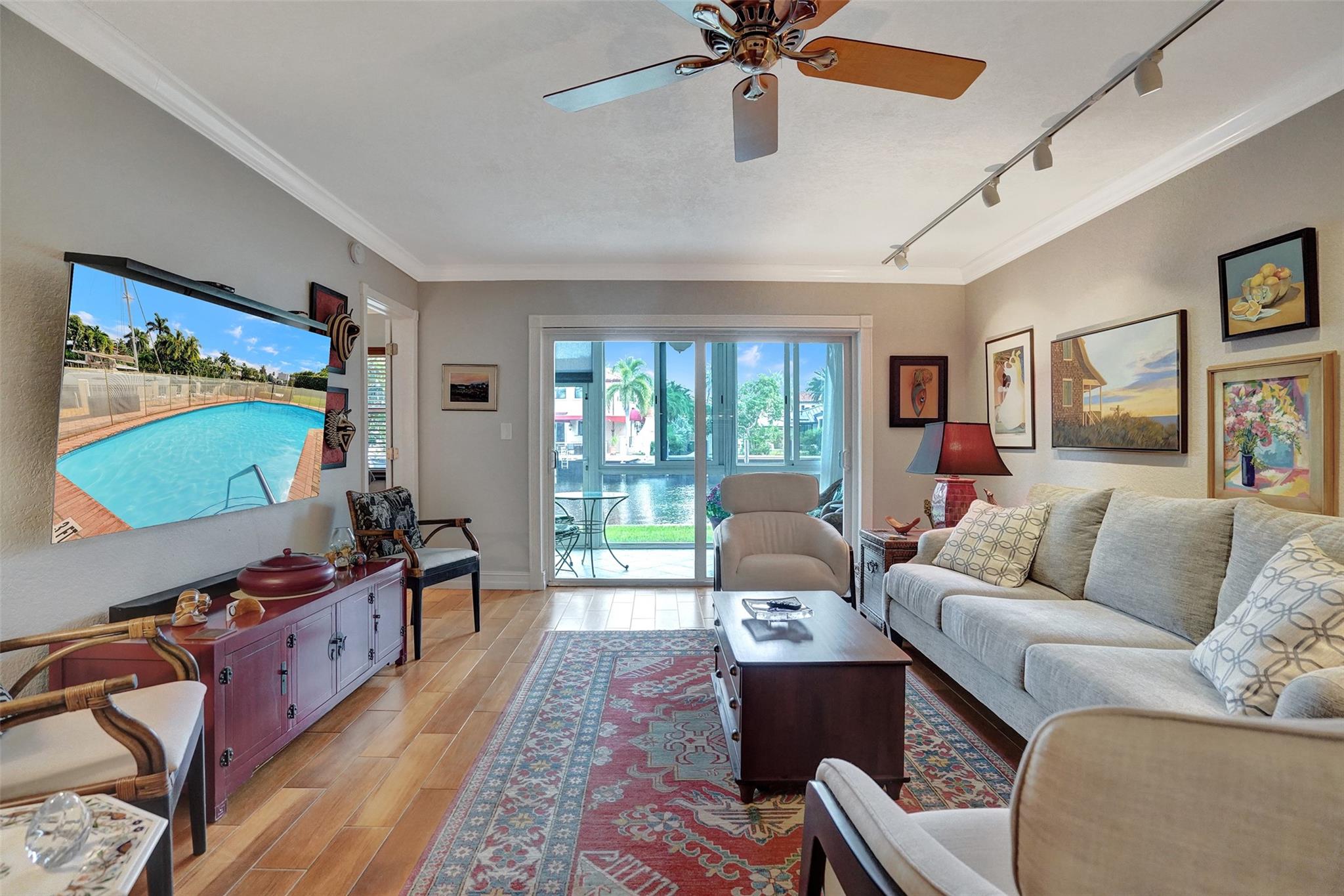 1332 Bayview Dr 101