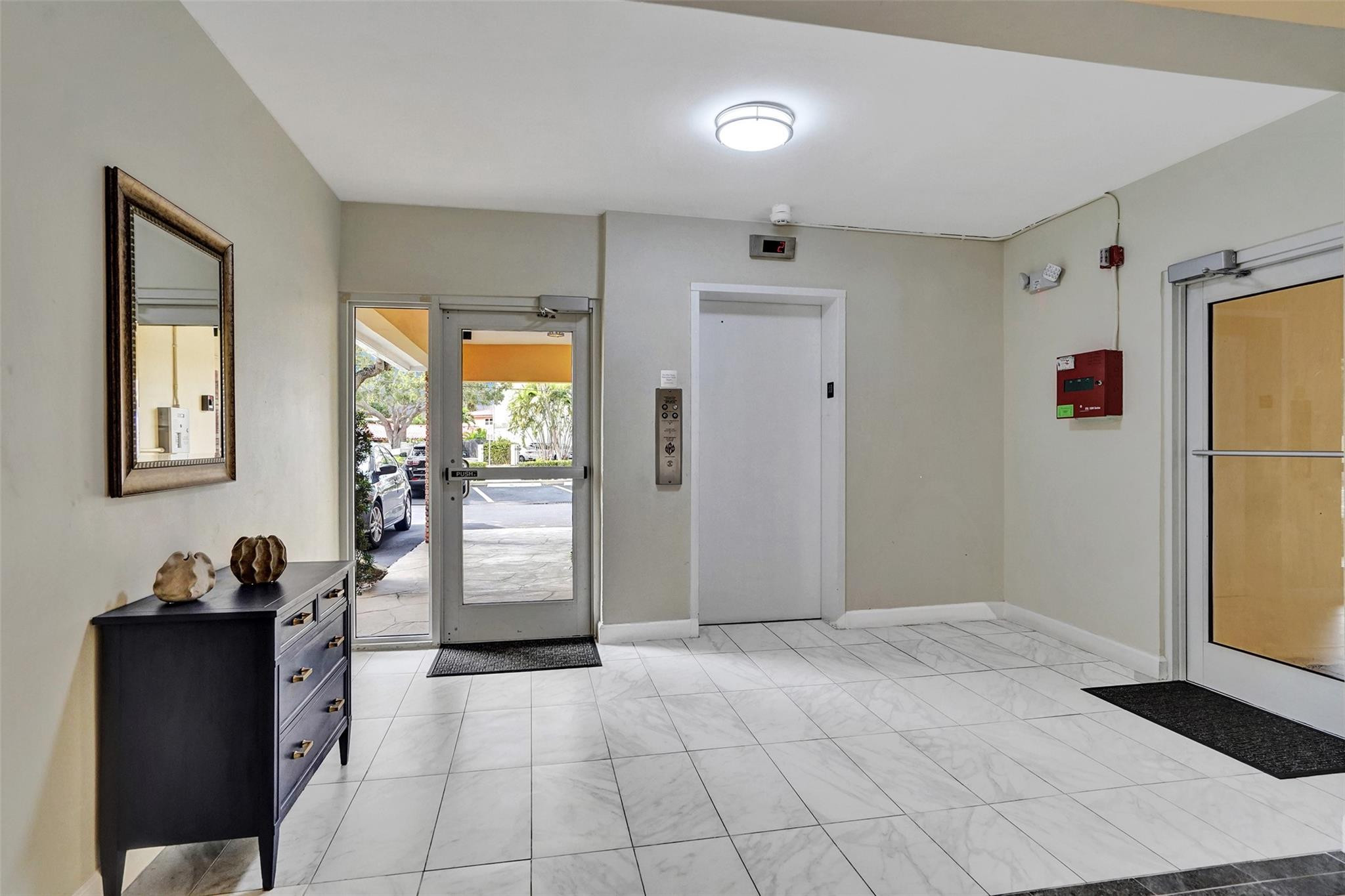 1332 Bayview Dr 101