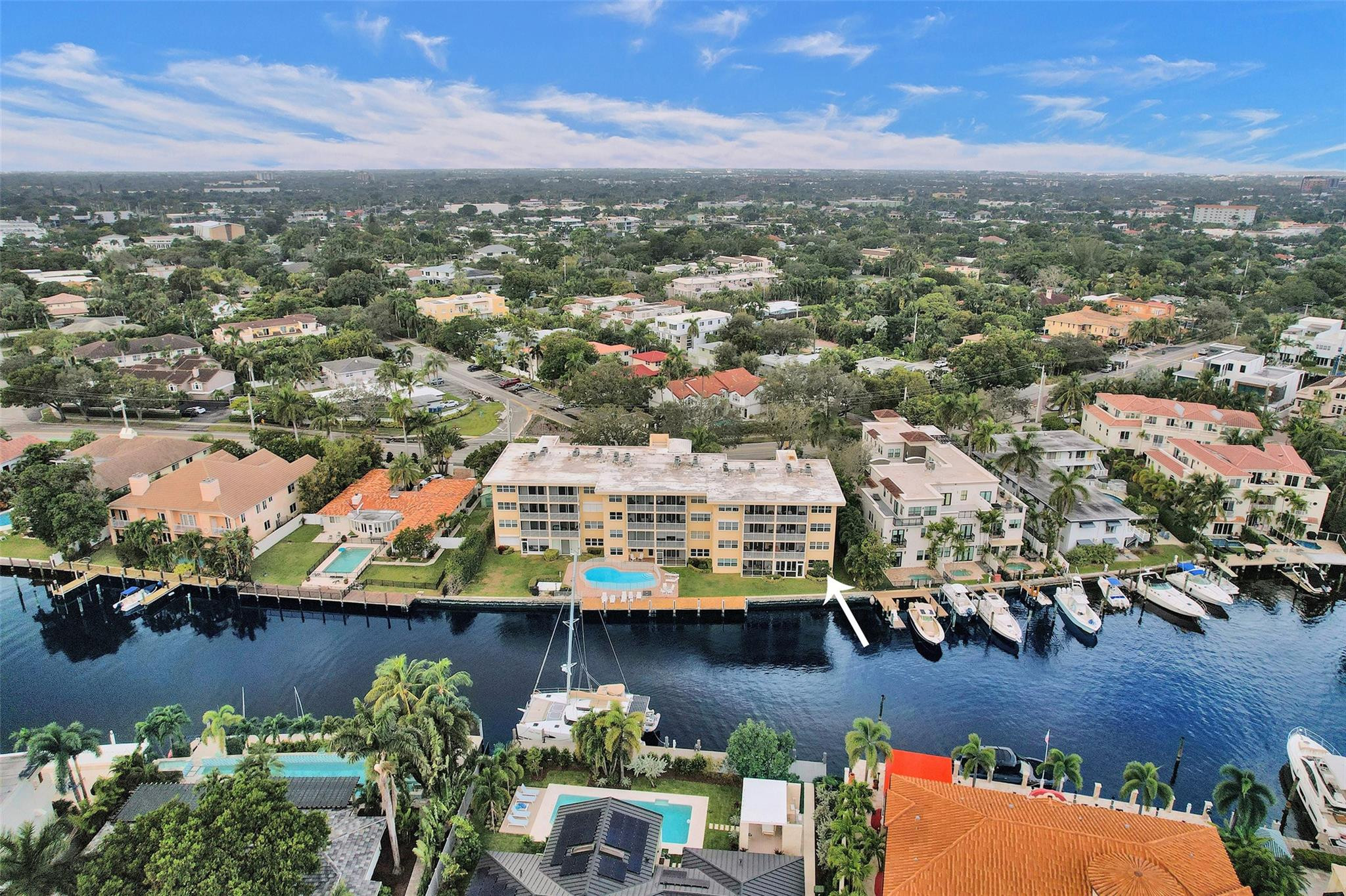 1332 Bayview Dr 101