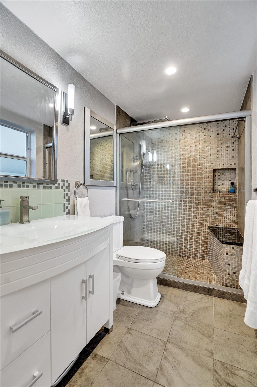 1332 Bayview Dr 101