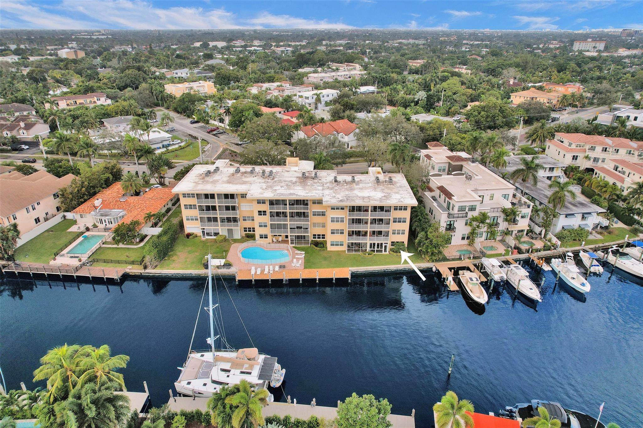 1332 Bayview Dr 101
