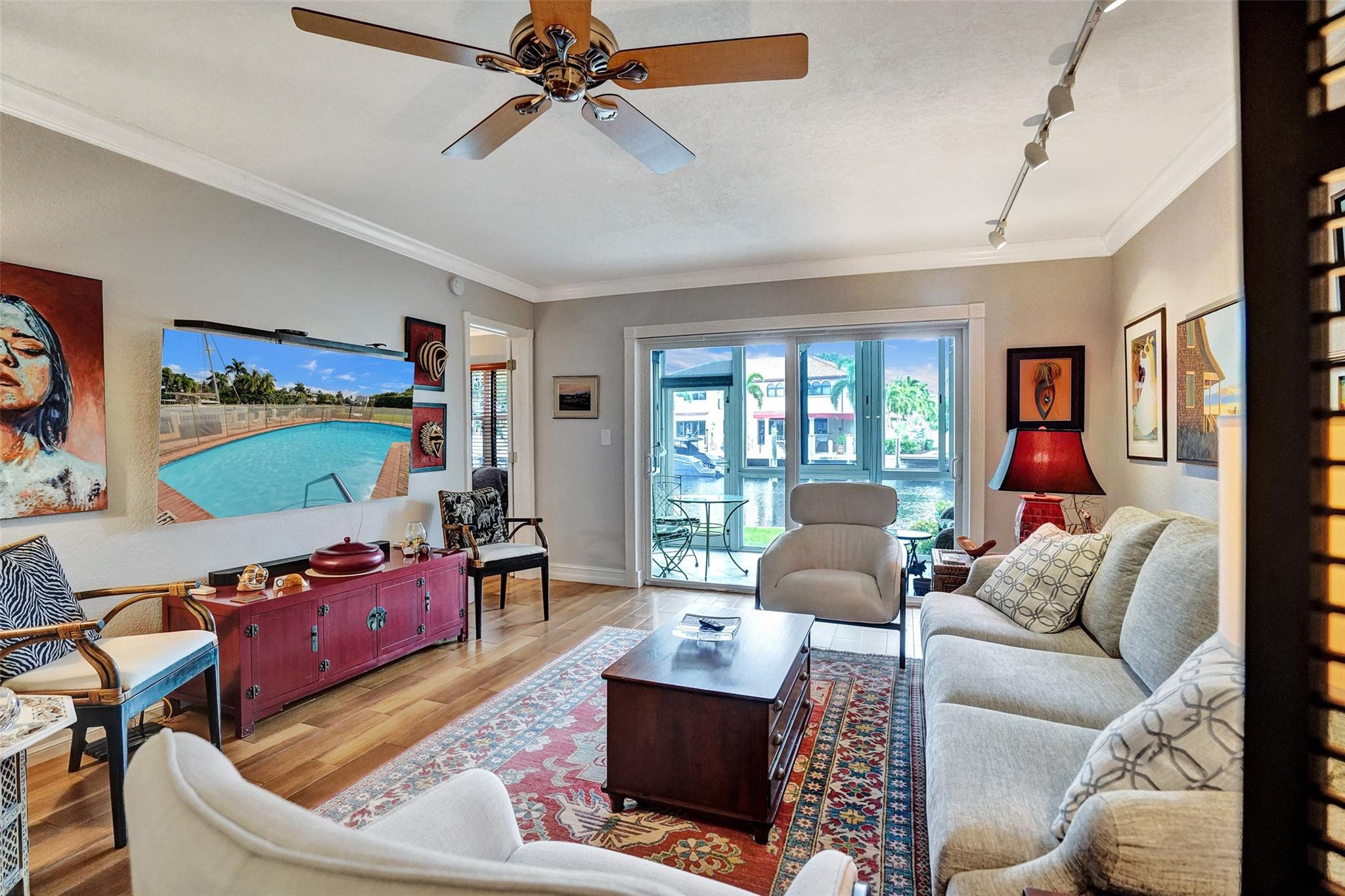 1332 Bayview Dr 101