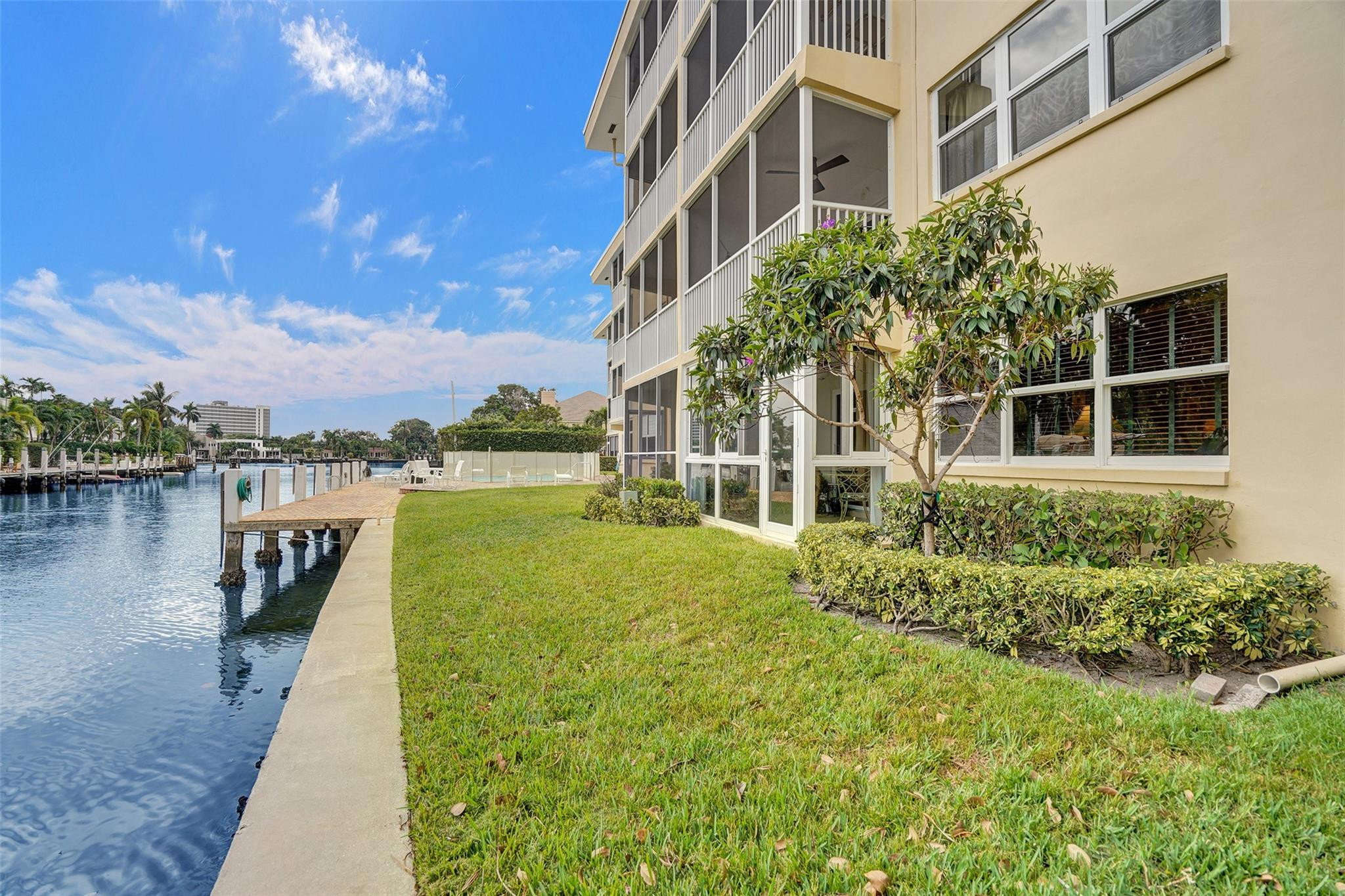 1332 Bayview Dr 101