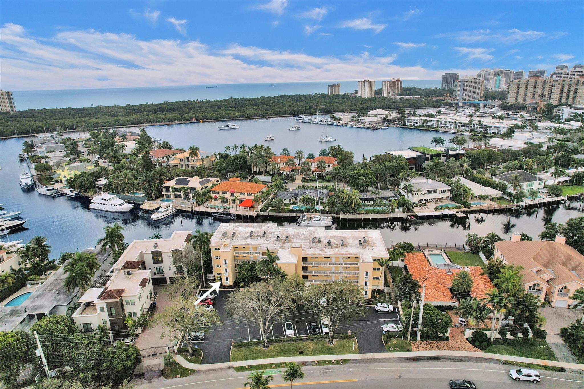 1332 Bayview Dr 101